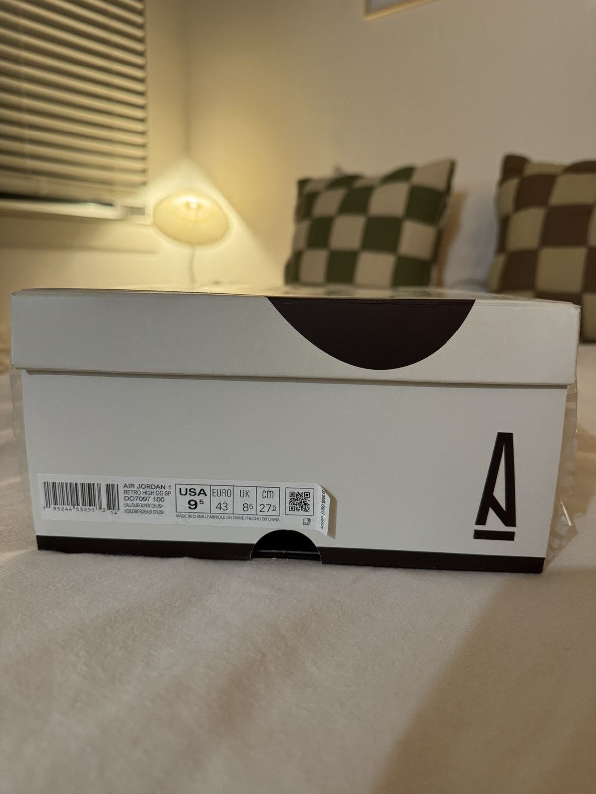 A Ma Maniere × Jordan Brand Air Jordan 1 High OG ‘Airness’ x A Ma Maniere Size US 9.5 / EU 42-43 - 8 Thumbnail