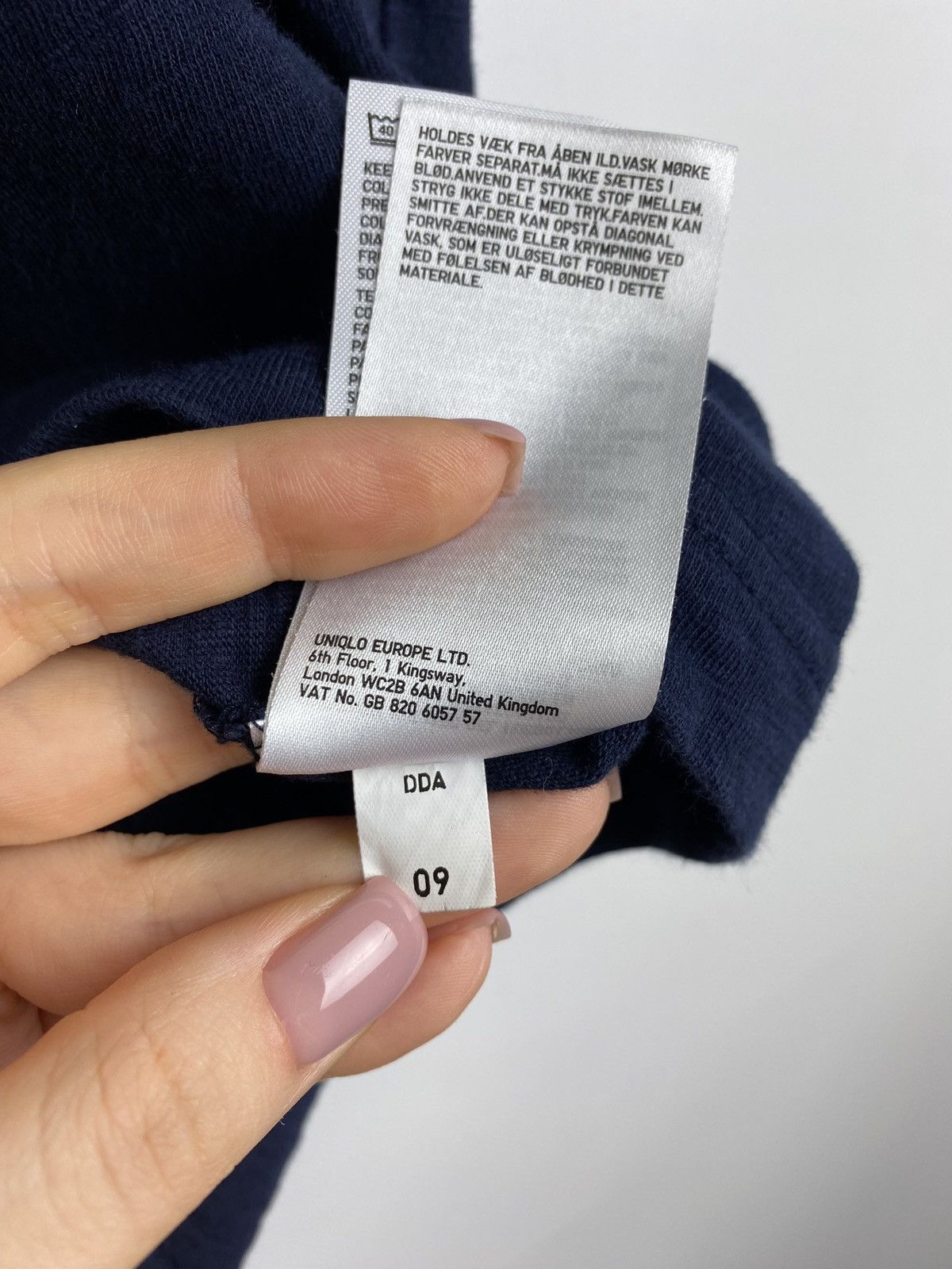 Uniqlo Uniqlo Hokusai Blue men’s short sleeve t shirt size Xs Size US XS / EU 42 / 0 - 9 Thumbnail