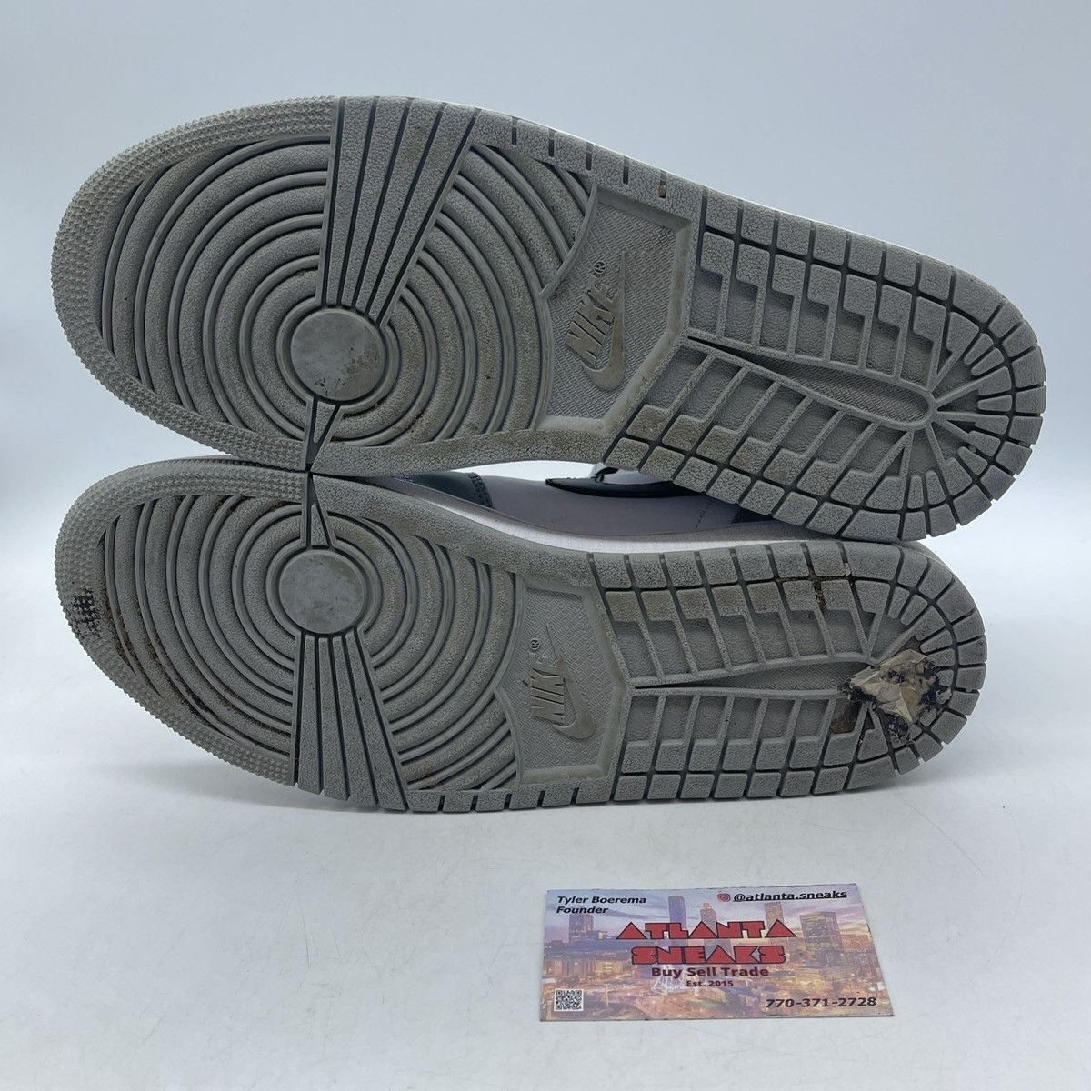 Jordan Brand Air Jordan 1 mid smoke grey Size US 9.5 / EU 42-43 - 7 Thumbnail