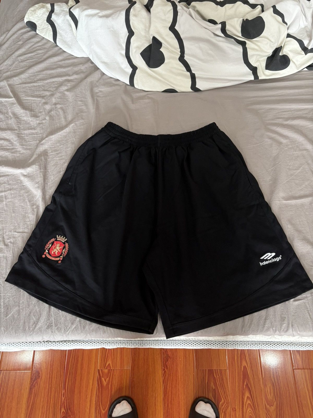 パンツ 20ss BALENCIAGA FOOTBALL SHORTS Balenciaga Football Shorts – Haiendo Shop