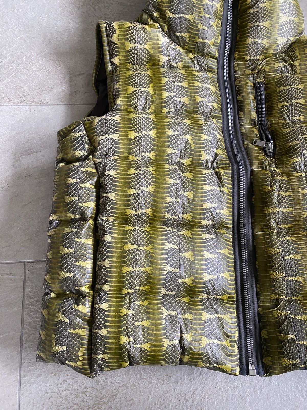 Rick Owens Rick Owens FW23 SEALED VEST PYTHON SNAKESKIN Size US L / EU 52-54 / 3 - 19 Thumbnail