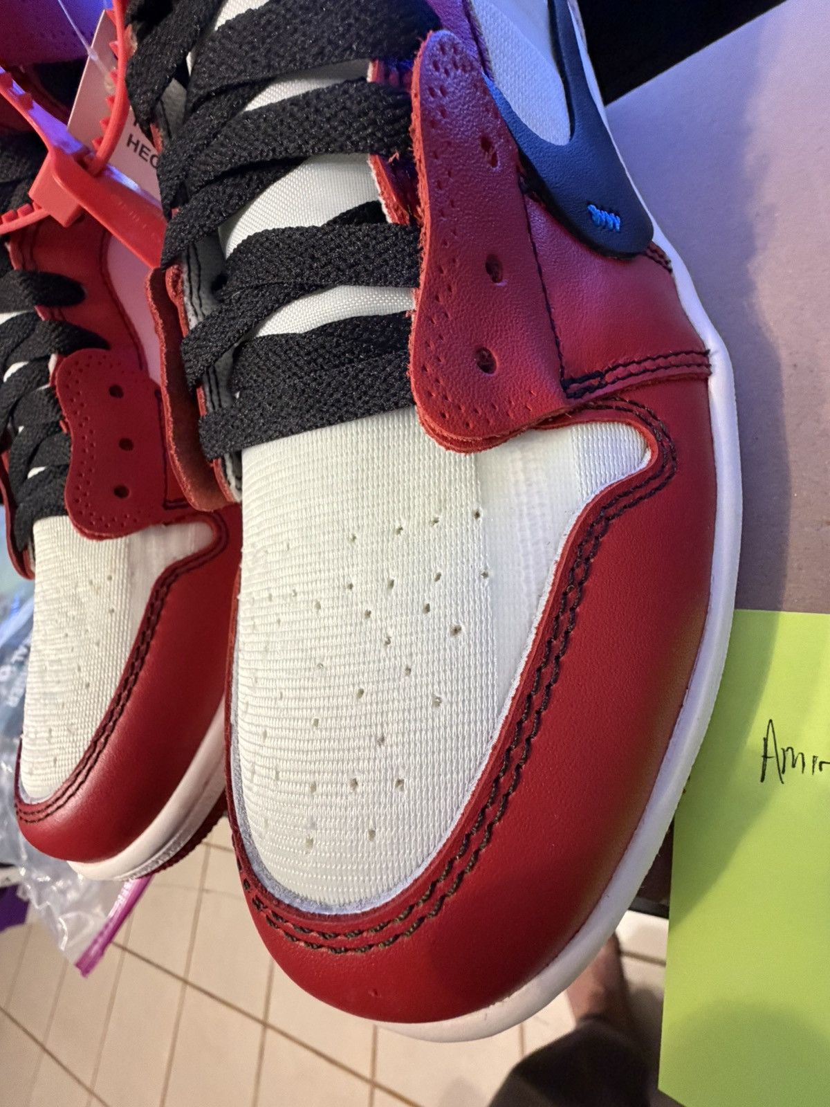 Nike × Off-White Off White Jordan 1 Chicago DS size 9.5 100% authentic Size US 9.5 / EU 42-43 - 8 Thumbnail