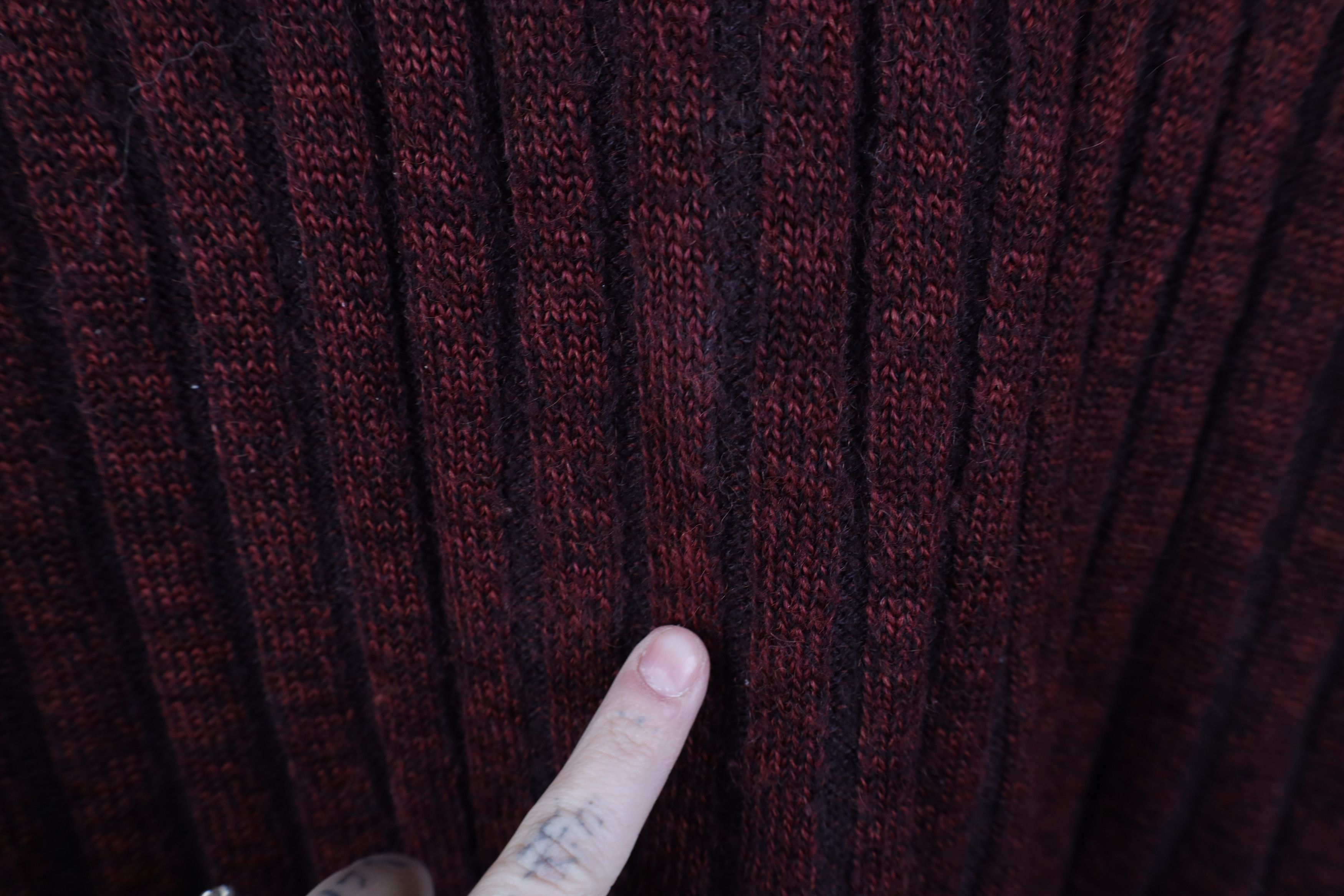 Vintage Vintage 90s Streetwear Blend Ribbed Knit Sweater Vest Red Size US L / EU 52-54 / 3 - 4 Thumbnail