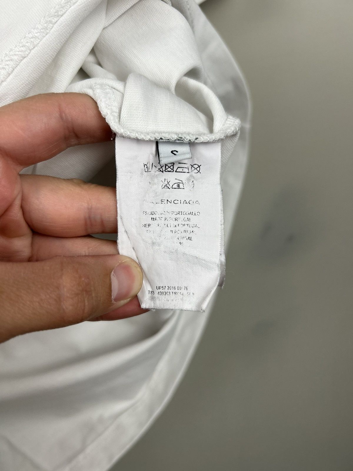 Balenciaga Balenciaga Homme Logo T shirt White Size US S / EU 44-46 / 1 - 14 Thumbnail