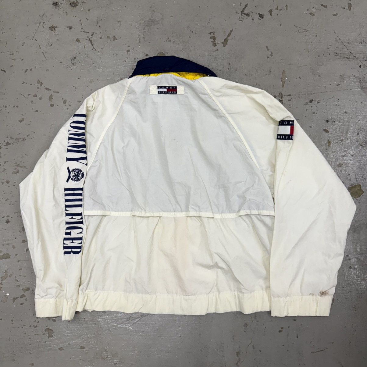 Tommy Hilfiger Vintage Tommy Hilfiger Spellout Windbreaker Jacket Size US L / EU 52-54 / 3 - 9 Thumbnail
