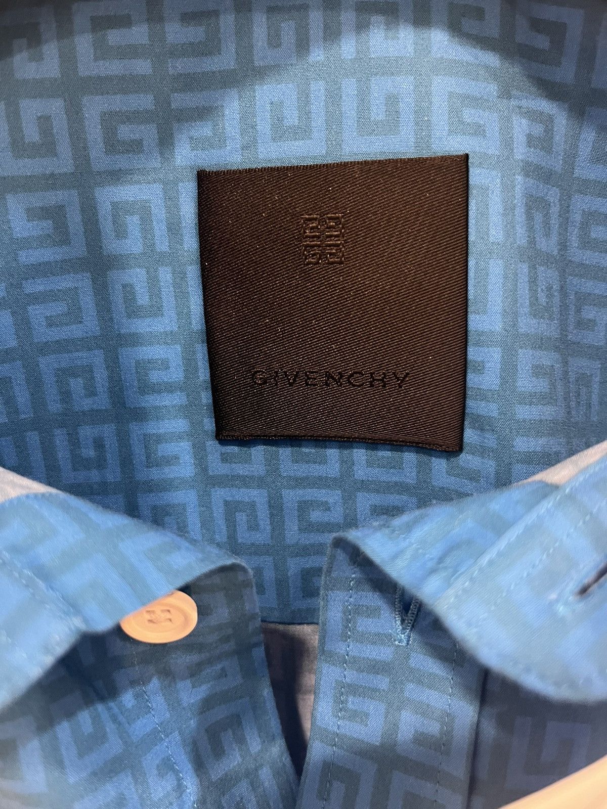 Givenchy 4G monogram print short sleeve shirt Size US M / EU 48-50 / 2 - 7 Thumbnail