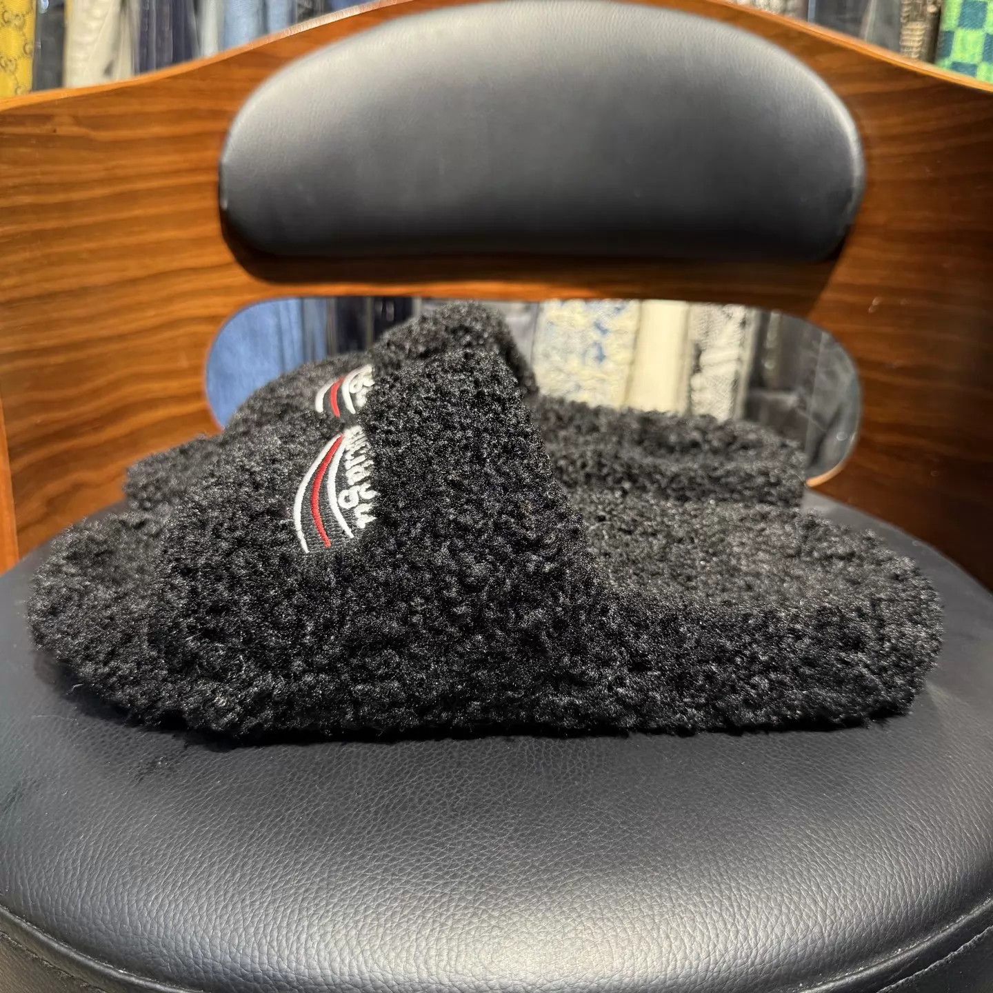 Balenciaga Balenciaga Furry Black Teddy Coke Slipper 39 New, Tried On Size US 8.5 / EU 41-42 - 6 Thumbnail