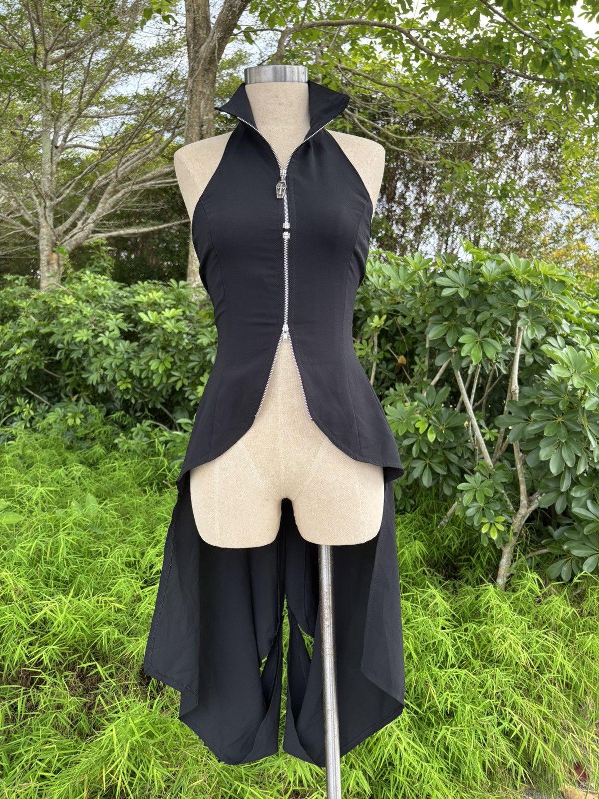 Vintage Presence! Black Zipper Dress