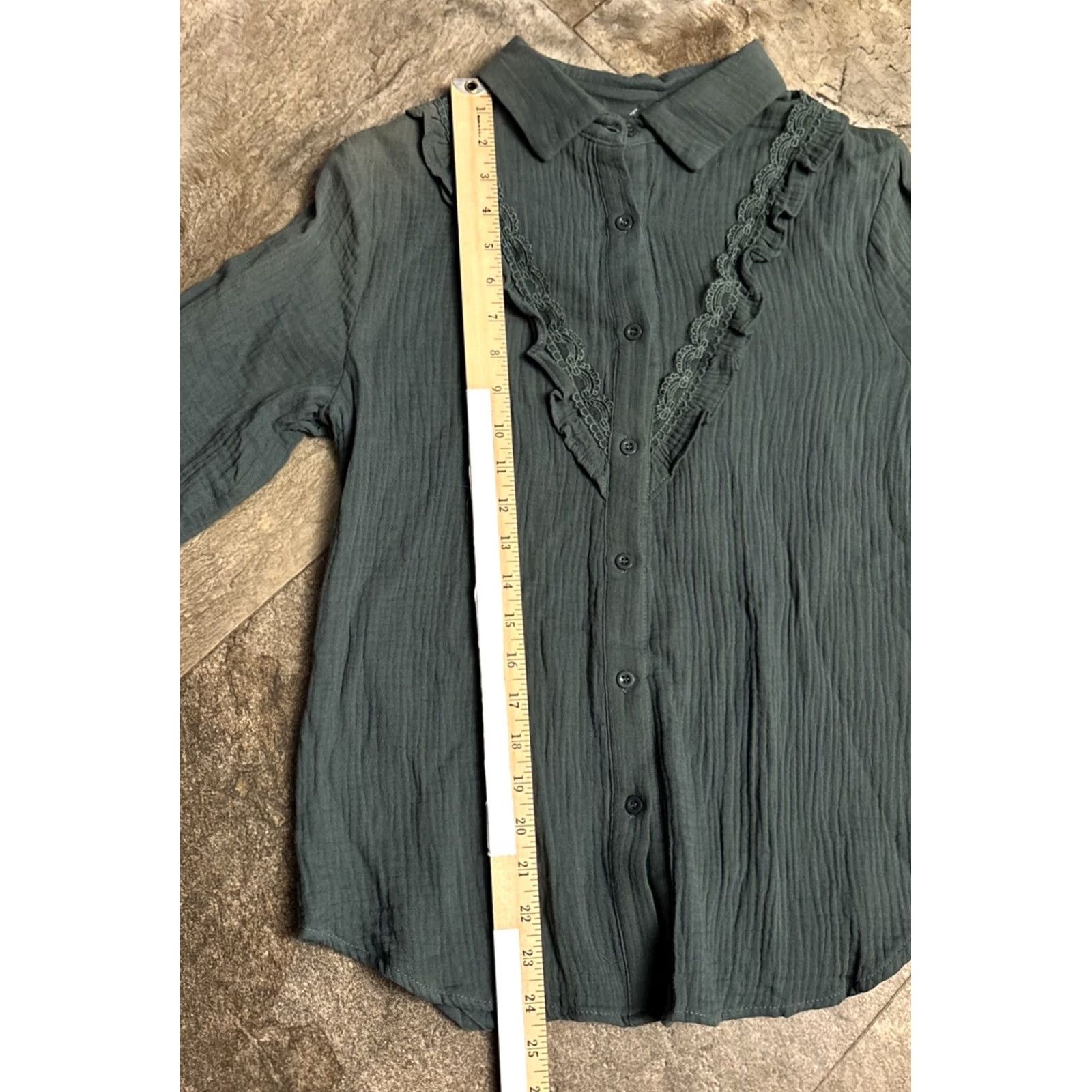 Vintage Boutique Blouse Shirt Womens M Green Button Collar Knit Polyester Long Sleeve Lace Ruffle NWT L/S Size M / US 6-8 / IT 42-44 - 3 Thumbnail