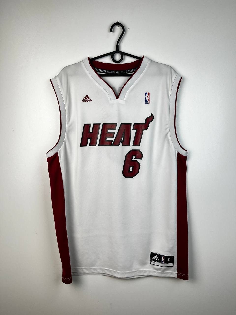 Vintage Miami Heat Adidas James 6 jersey NBA vintage t-shirts size L Size US L / EU 52-54 / 3 - 1 Thumbnail