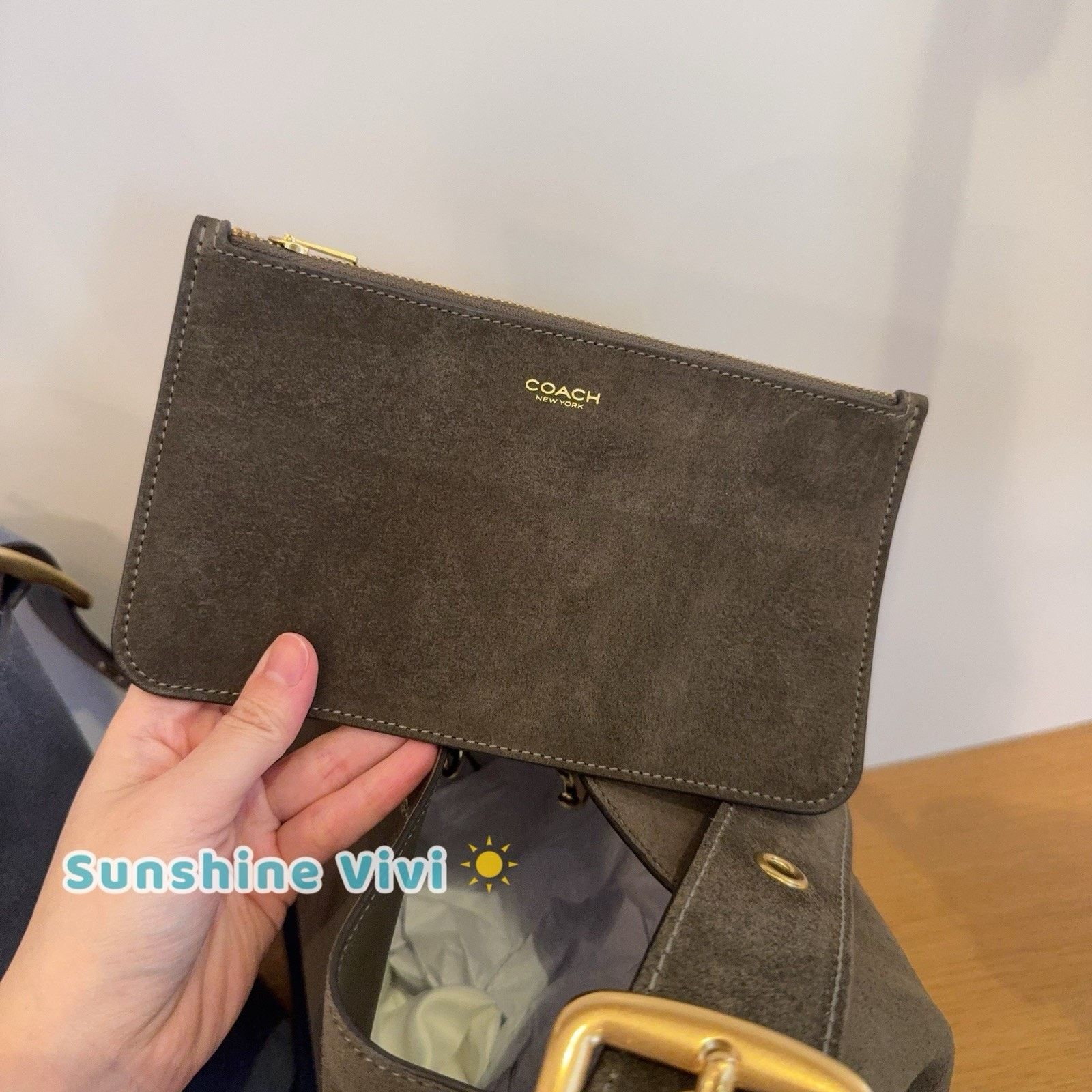 Coach NWT Coach Bleecker Bucket Bag CCC24 suede Brass/Olive Size ONE SIZE - 3 Thumbnail