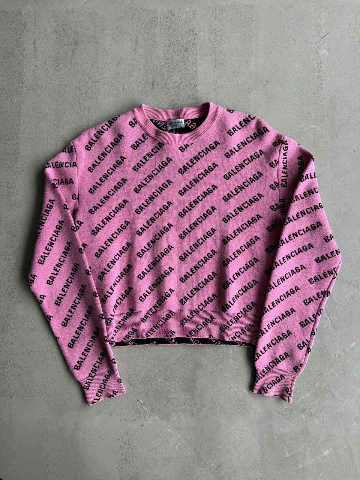 Balenciaga Balenciaga - All Over Print Script Wool Crewneck Size XS / US 0-2 / IT 36-38 - 1 Thumbnail