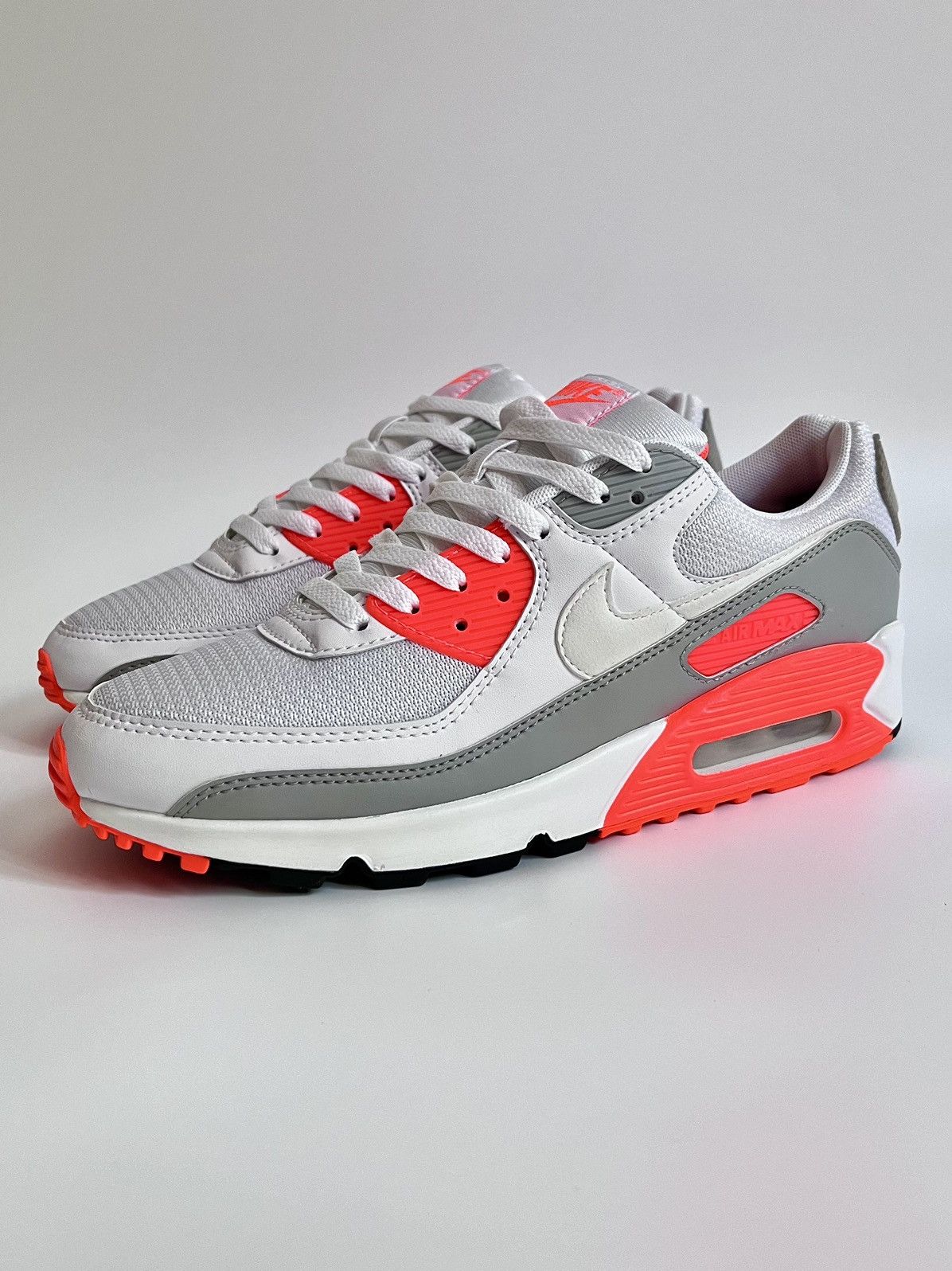 Nike Nike Air Max 90 “Hyper Orange” Size US 9 / EU 42 - 1 Thumbnail
