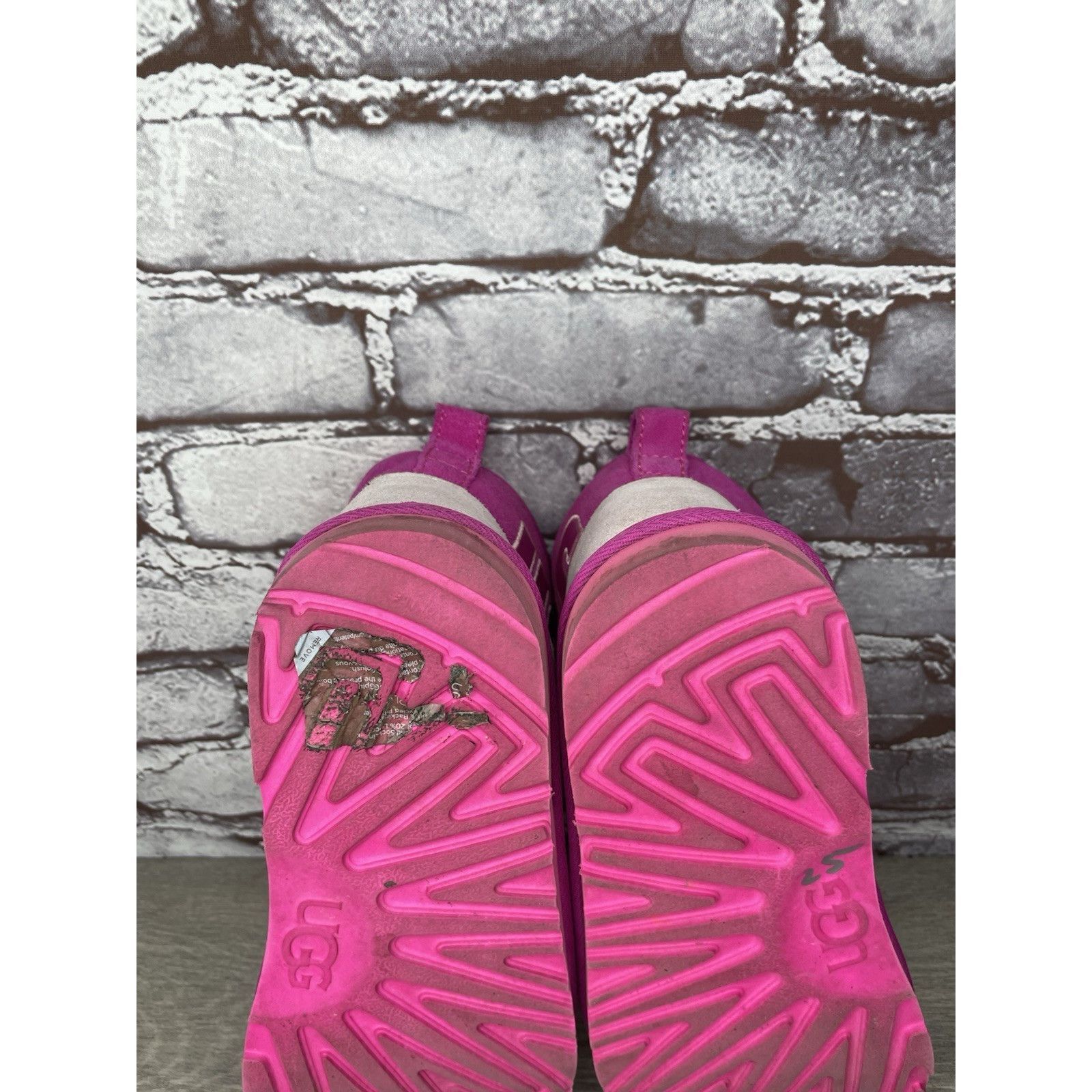 Ugg UGG PINK 🎀 Neumel Graphic Outline Authentic Fur Boots Kids Size US 6 / IT 36 - 9 Thumbnail