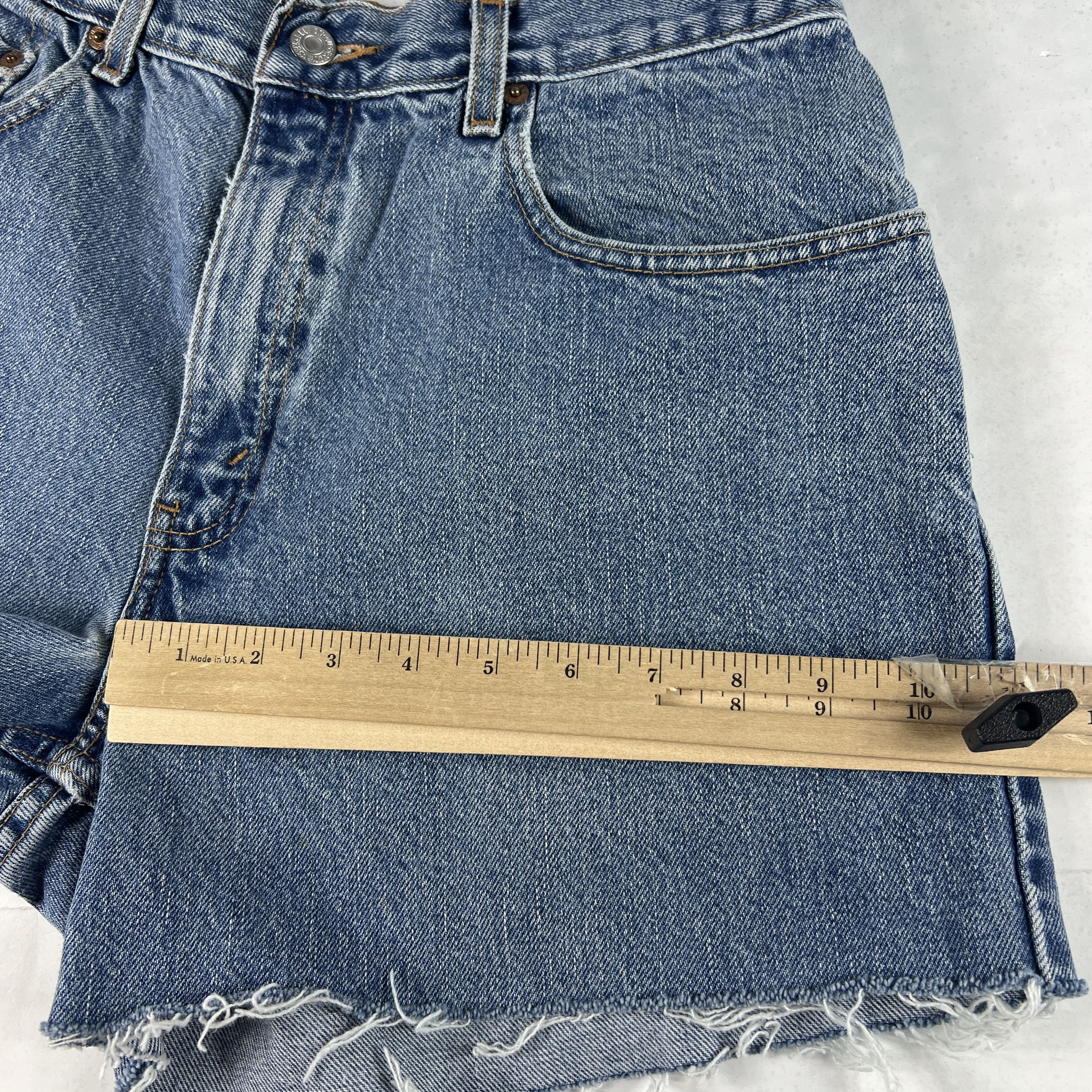 Levi's × Vintage Y2K Levi's Jeans Shorts 560 Loose Faded Cut Off Denim Jorts Size US 31 - 18 Thumbnail