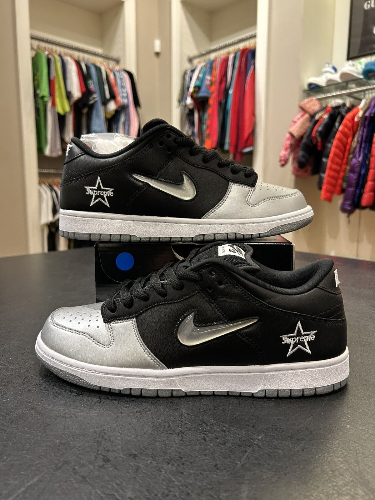 Nike × Supreme Nike SB Dunk Low ‘Supreme Jewel Silver’ Size US 9 / EU 42 - 1 Thumbnail