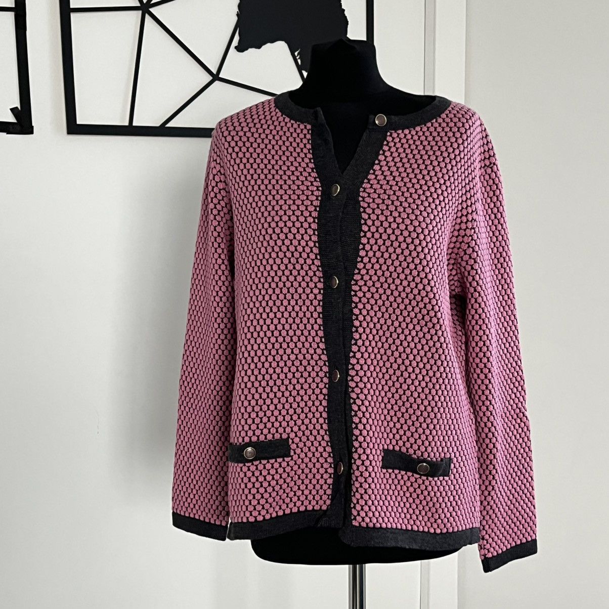 Vintage Pink and black knitted cardigan sweater handmade Size M / US 6-8 / IT 42-44 - 1 Thumbnail