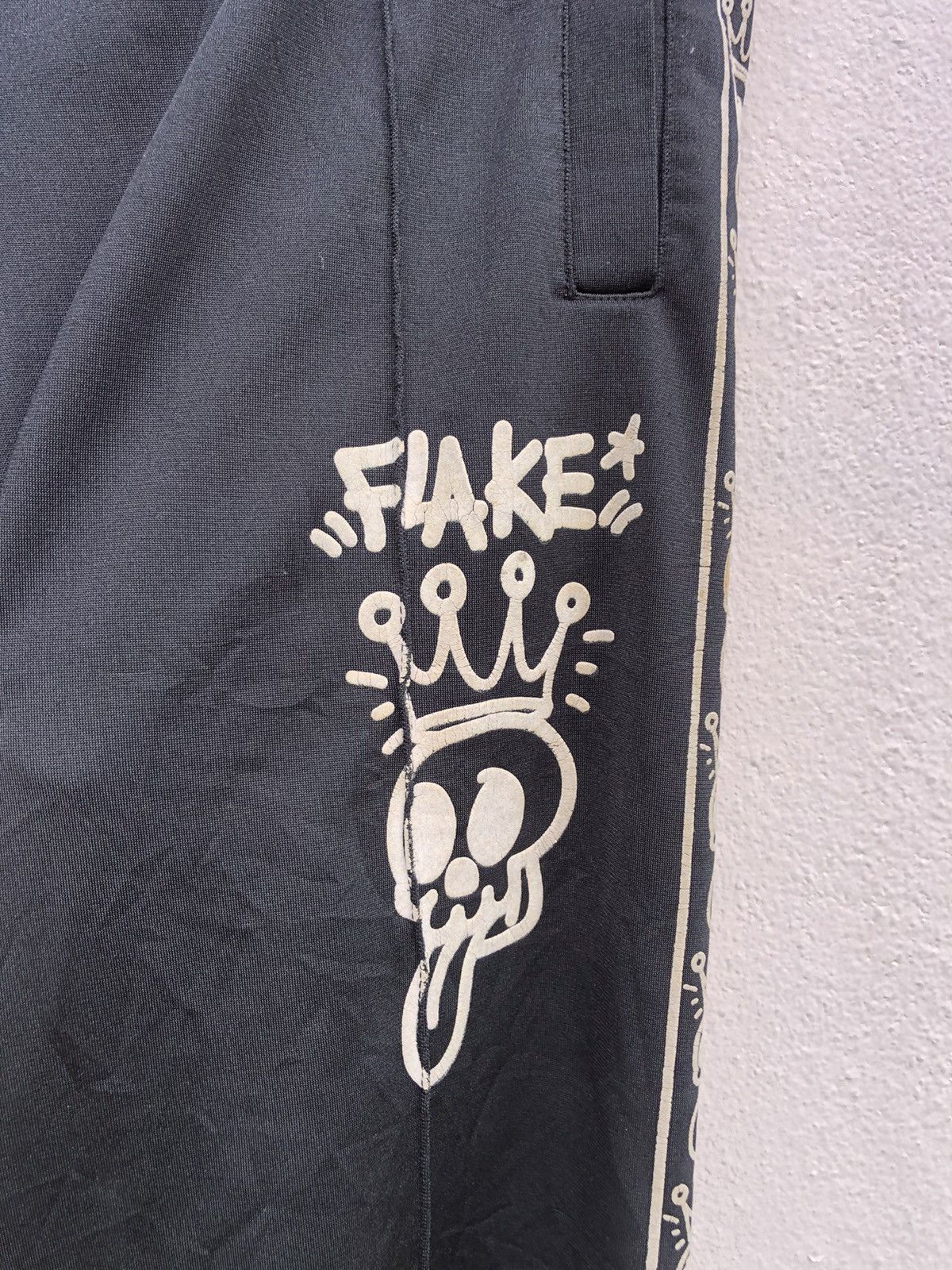Japanese Brand Japanese Brand Flake Trackpants Side Stripe Logo Pants Size US 27 - 4 Thumbnail