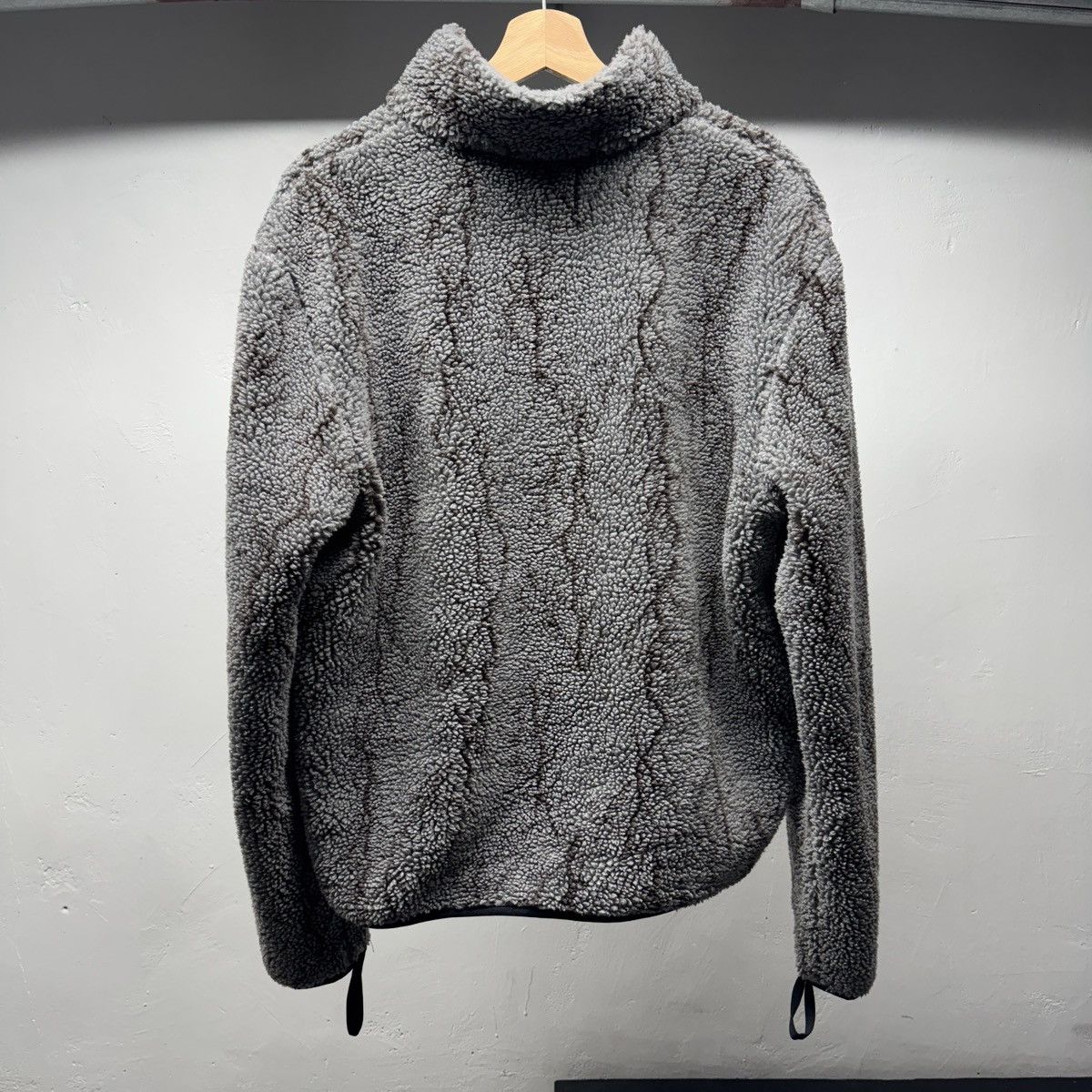 No Maintenance No Maintenance Deep Pile Sherpa Fleece Size US M / EU 48-50 / 2 - 2 Thumbnail