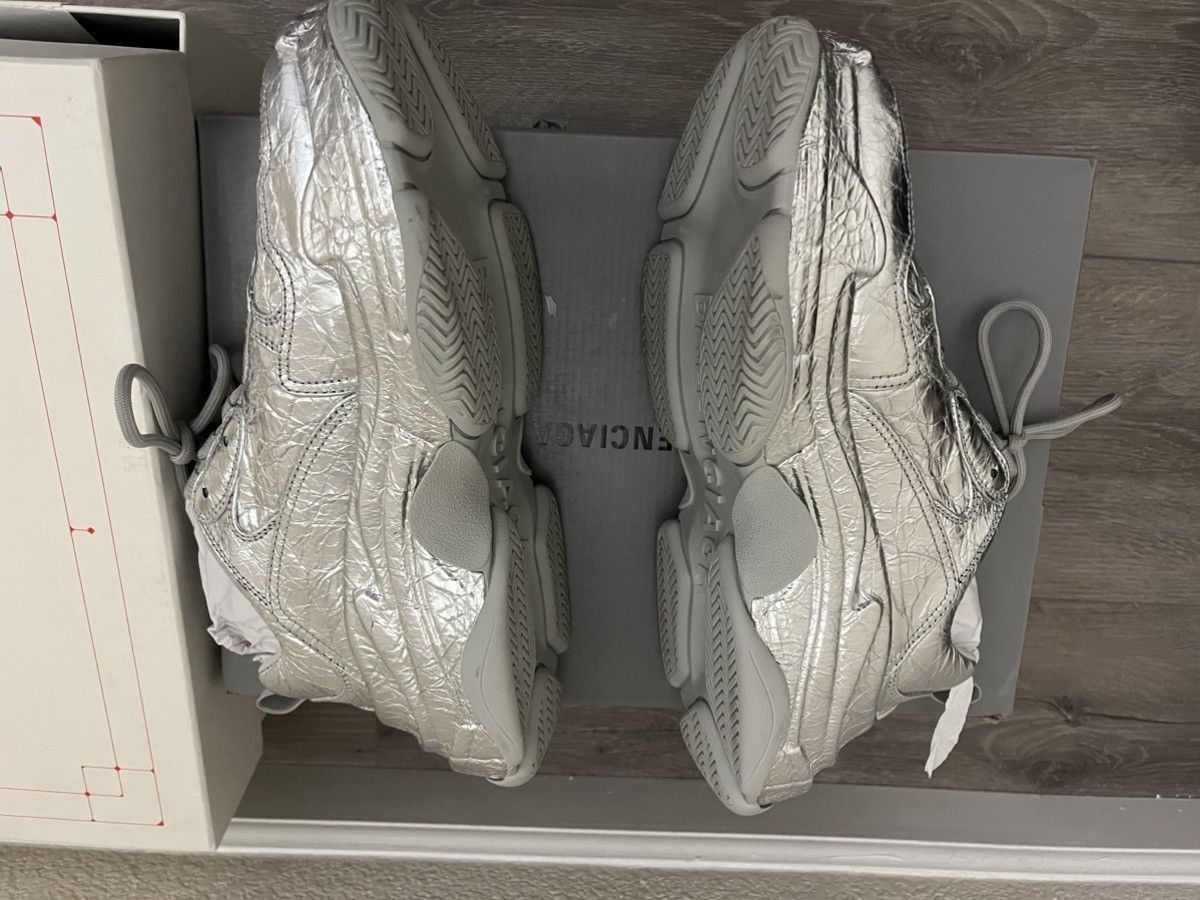 Balenciaga Balenciaga Triple S in Silver Size US 9 / EU 42 - 9 Thumbnail