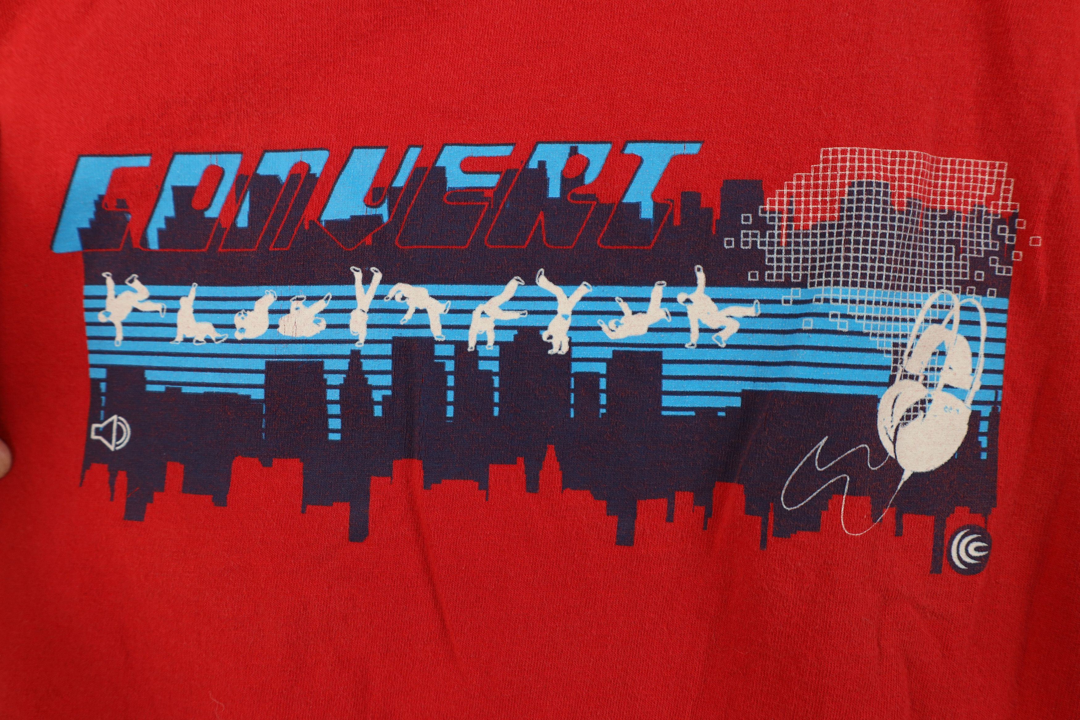 Columbia Vintage 90s Y2K Columbia Convert Music Headphones T-Shirt Size US M / EU 48-50 / 2 - 11 Thumbnail