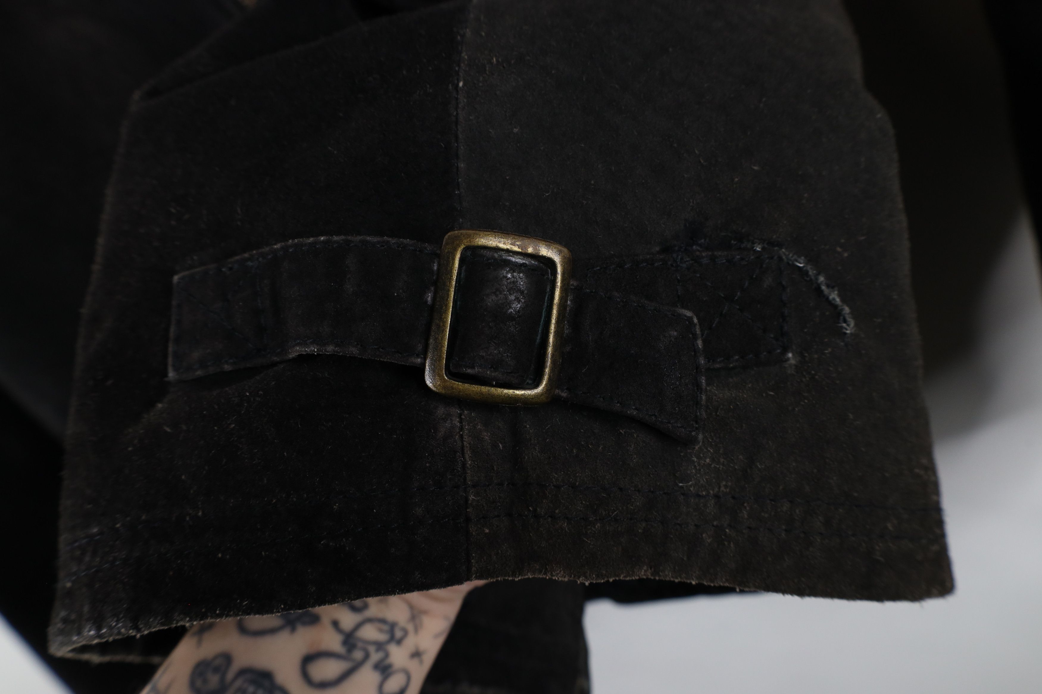 Vintage Vintage 90s Streetwear Suede Leather Buckle Back Jacket Size US M / EU 48-50 / 2 - 6 Thumbnail