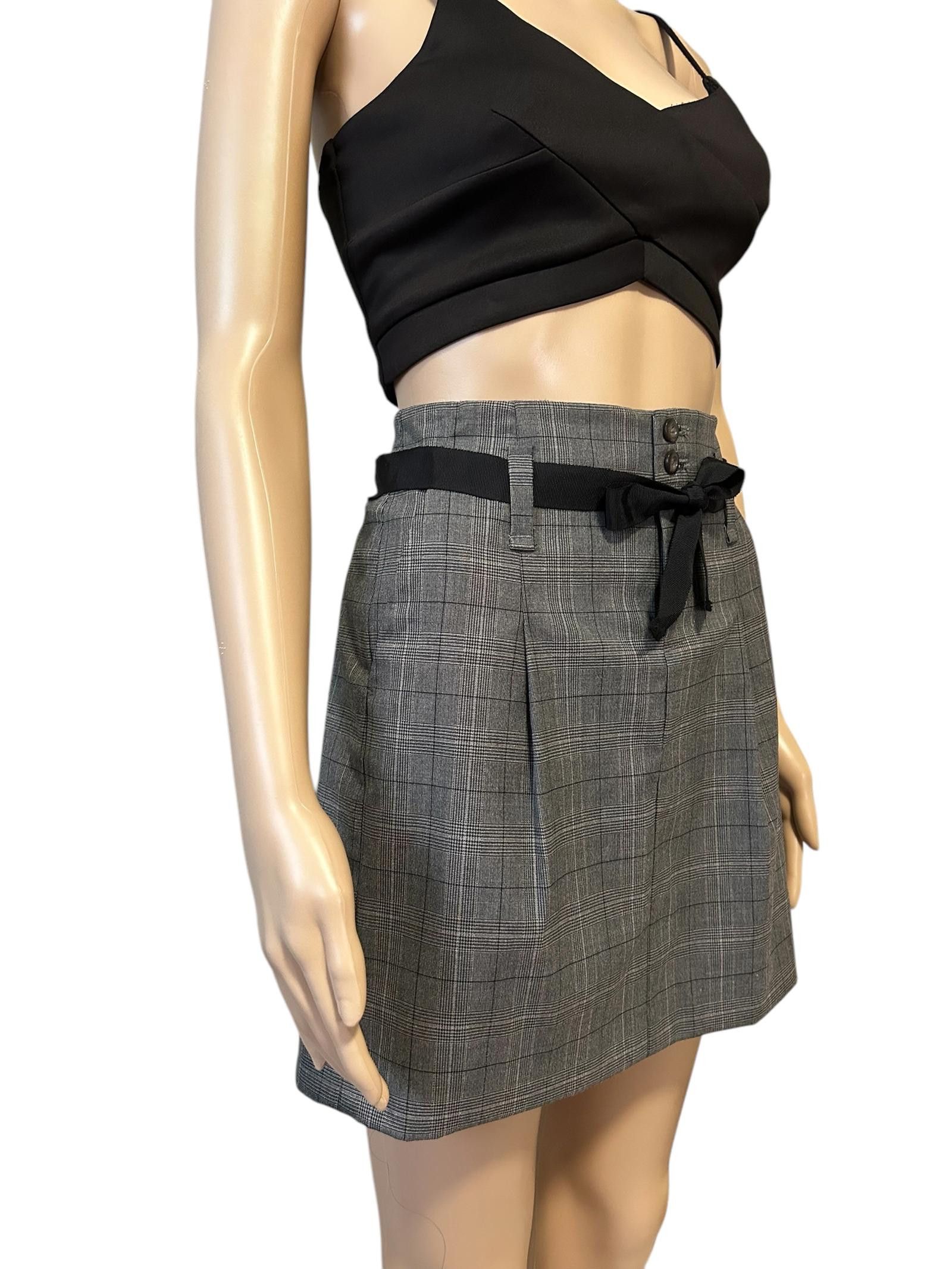 Designer Chic Gray Plaid Skirt with Belt Size 25" / US 0 / IT 36 - 2 Thumbnail