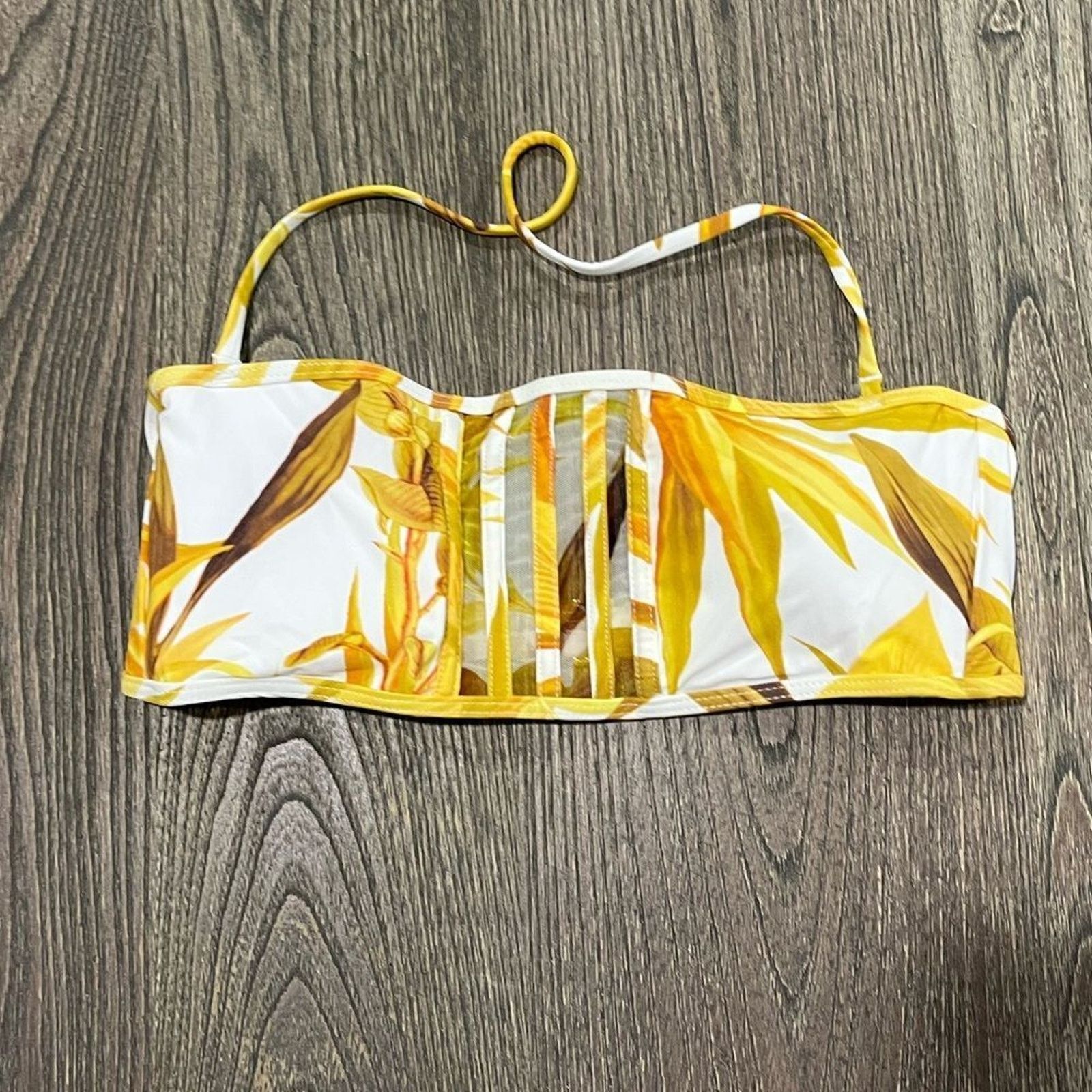 Vintage NWOT BCBGMaxAzria Bandeau Bra Bikini Swimsuit Top Size 6 Size ONE SIZE - 1 Thumbnail