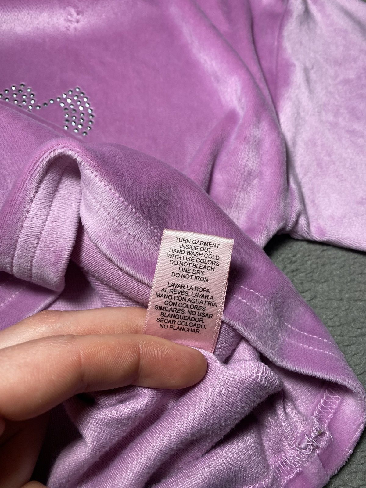 Juicy Couture × Vintage Juicy Couture Pink Velvet boxy cropped T-shirt with logo Size S / US 4 / IT 40 - 12 Thumbnail