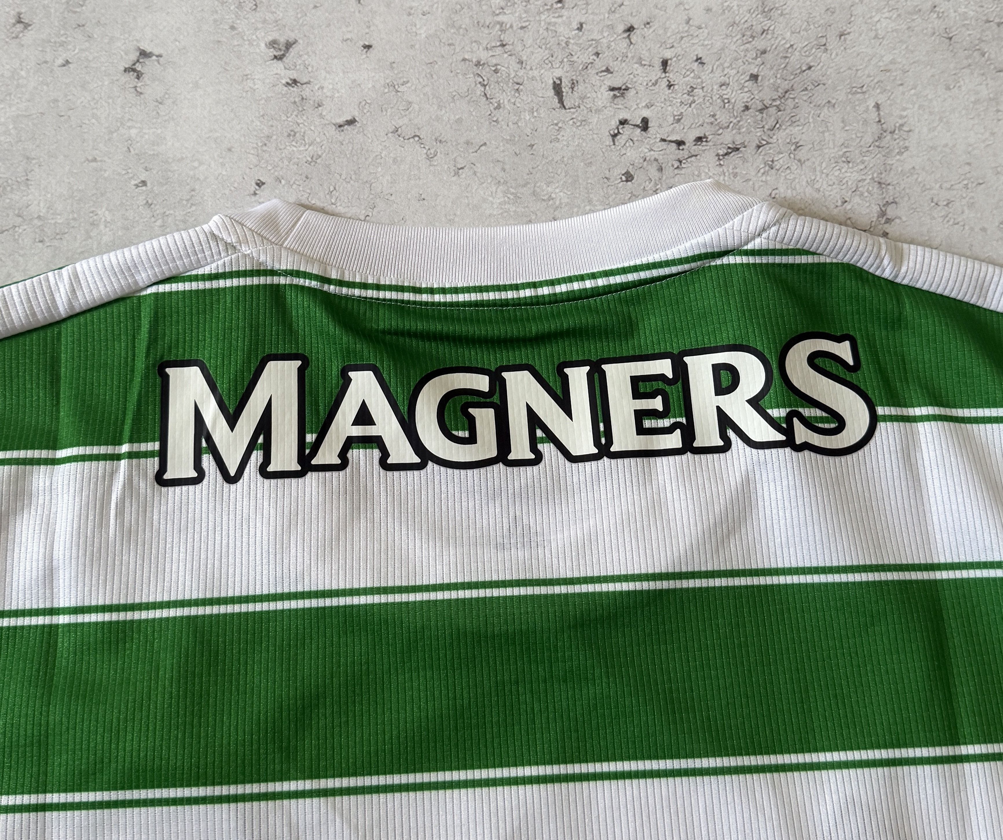Adidas CELTIC 2021 2022 SHIRT FOOTBALL SOCCER JERSEY ADIDAS GT4565 Size US L / EU 52-54 / 3 - 9 Thumbnail