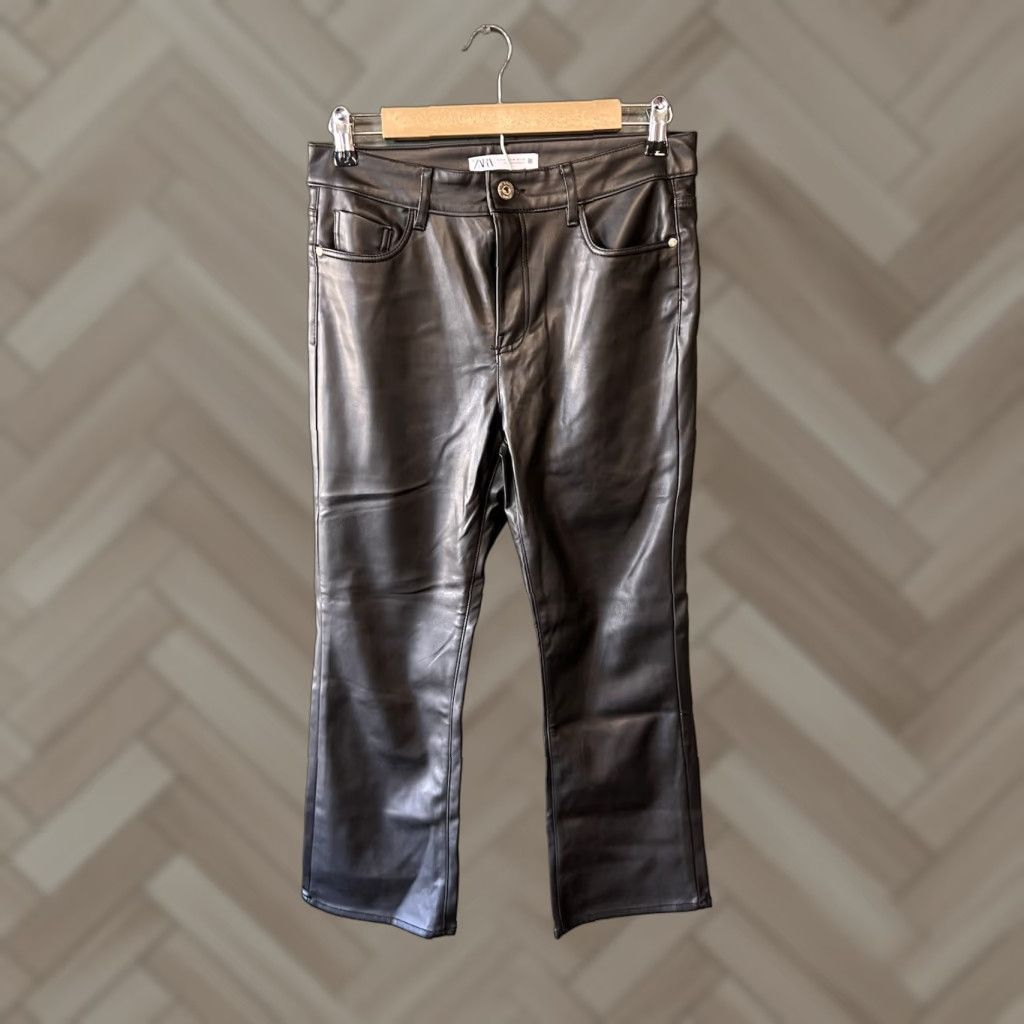 Zara Zara Womens Black Leather Straight Leg Pants Size 6 Cropped Regular Pants Womens Leather Black Straight 6 Cropped Spain 25in inseam Size 28" / US 6 / IT 42 - 1 Thumbnail