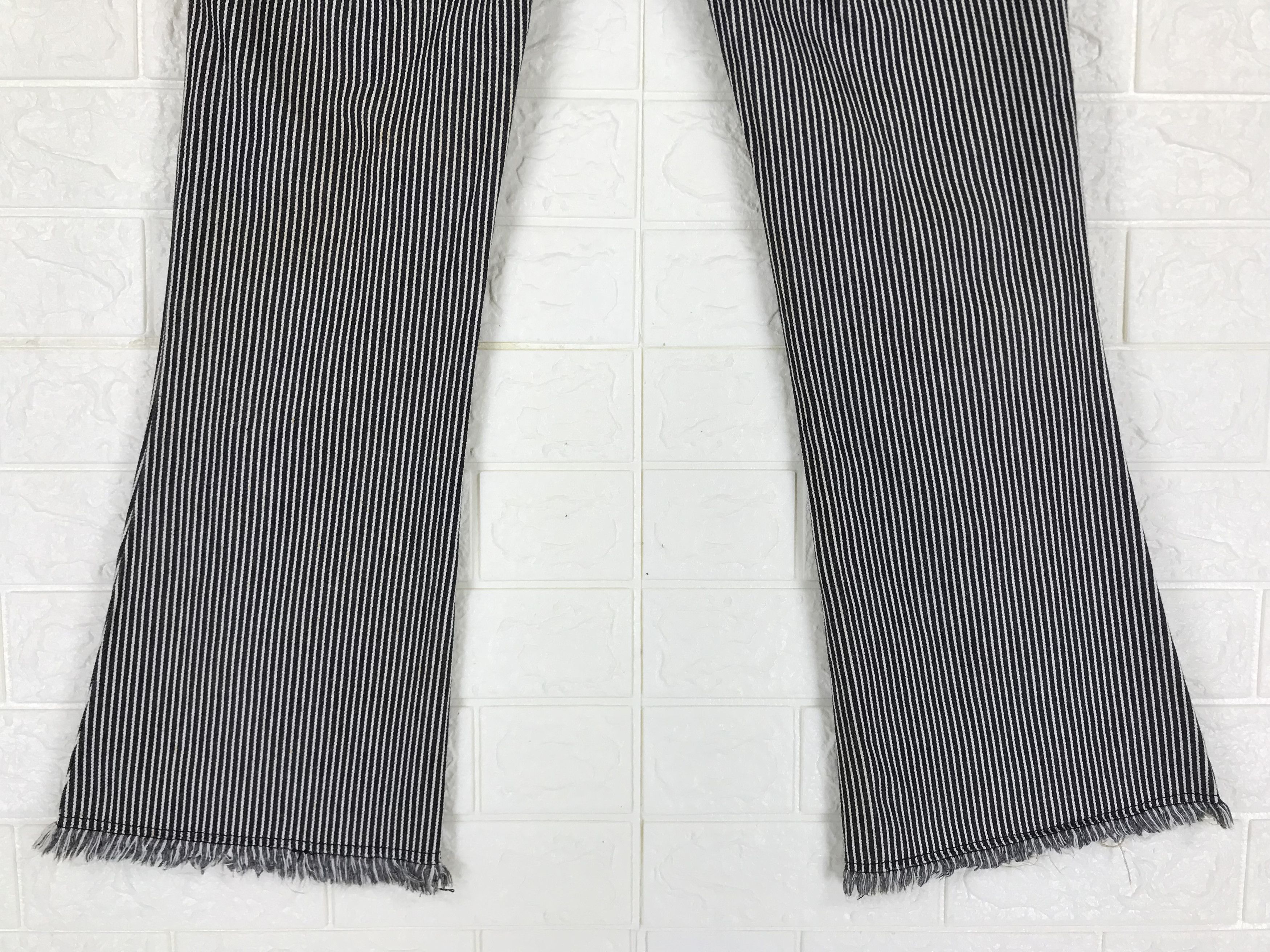 Le Grande Bleu (L.G.B.) Le Grande Bleu (L.G.B.) Hickory Striped Flare Jeans Size US 29 - 8 Thumbnail