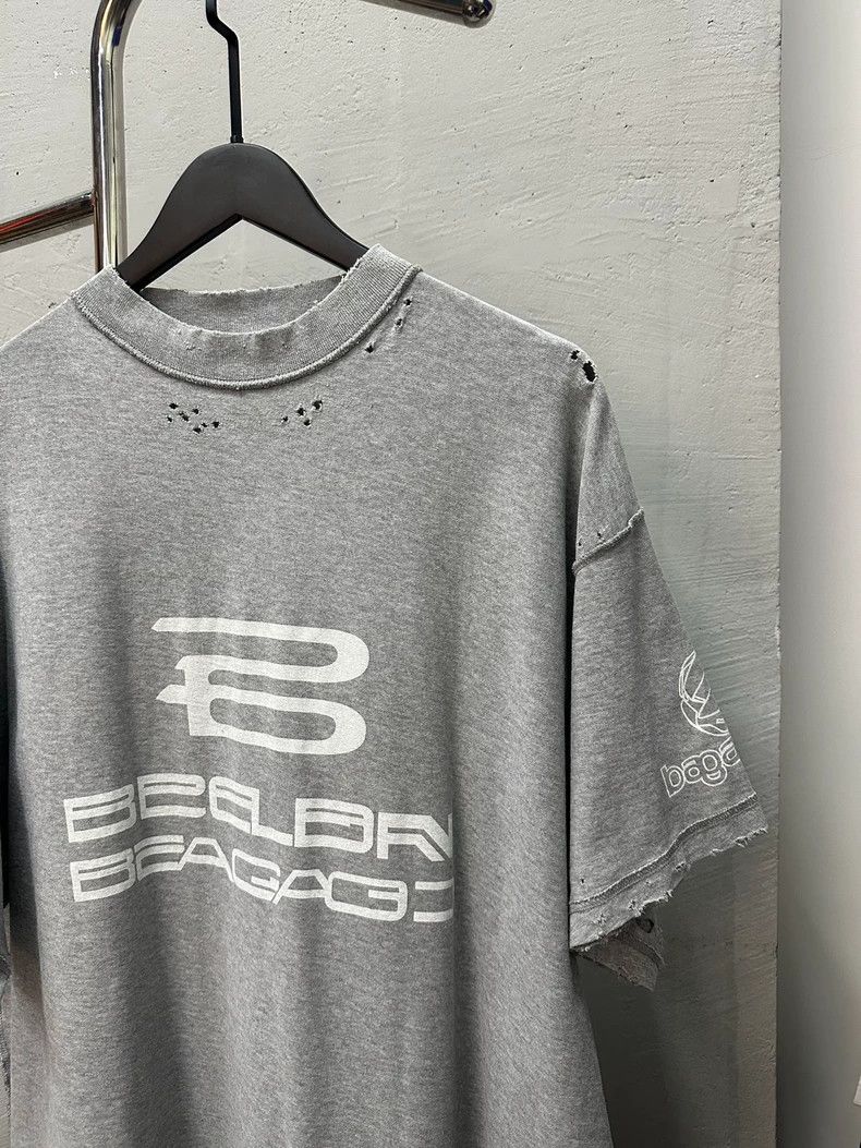 Balenciaga Balenciaga Short-sleeve racecar logo Size US M / EU 48-50 / 2 - 4 Thumbnail