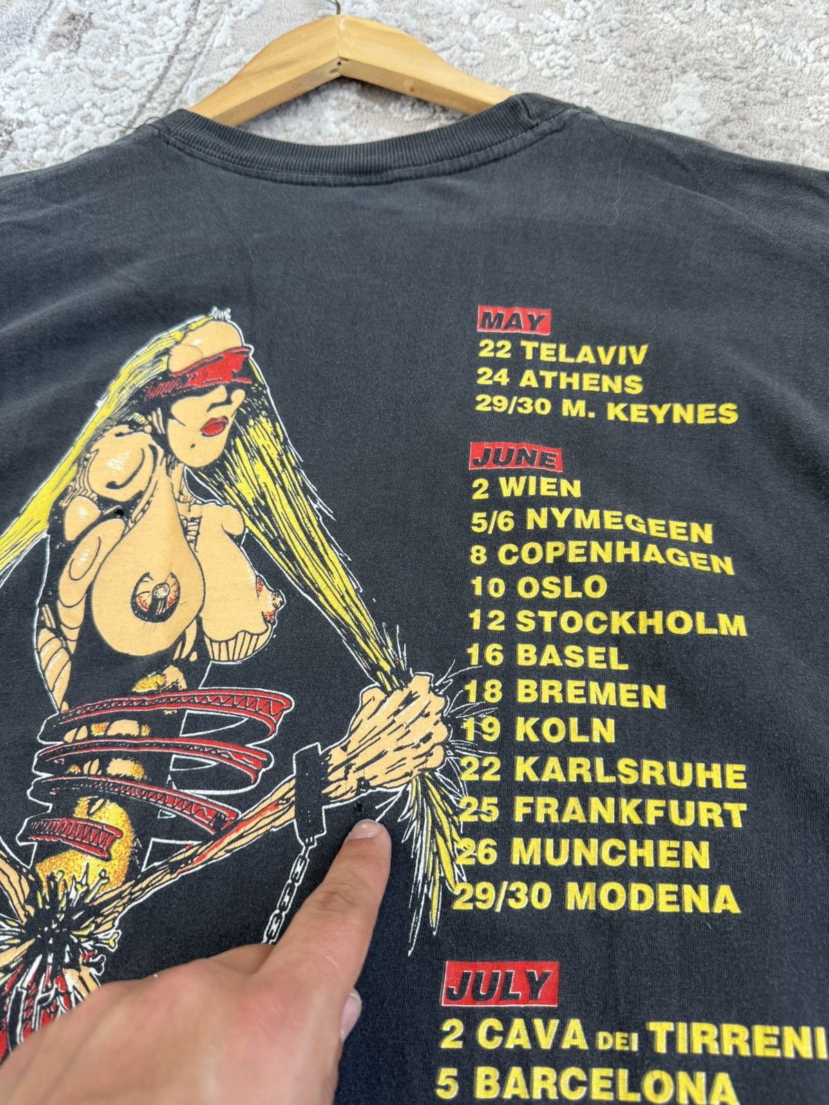 Guns N' Roses 90’s Guns N' Roses Get In The Ring vintage Faded t-shirt Size US XL / EU 56 / 4 - 19 Thumbnail