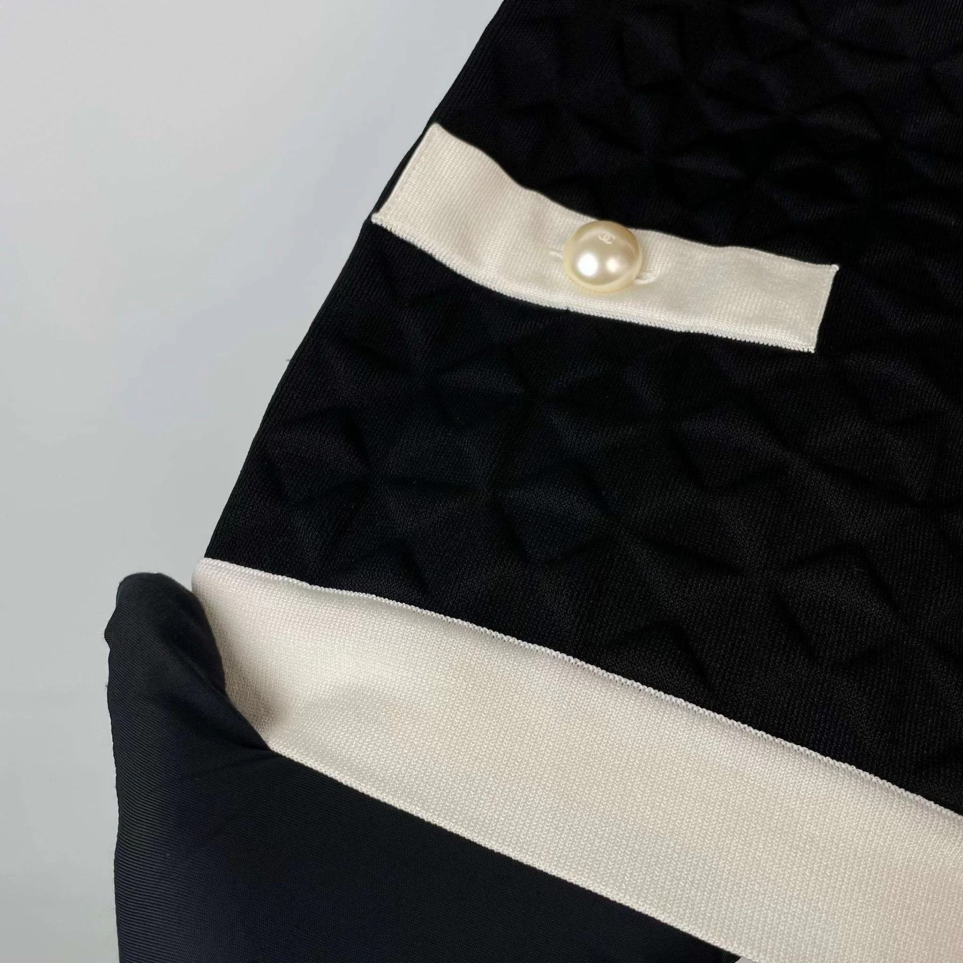 Chanel Chanel Rayon Colorblocked Jacket 36 Black/White Size XS / US 0-2 / IT 36-38 - 7 Thumbnail
