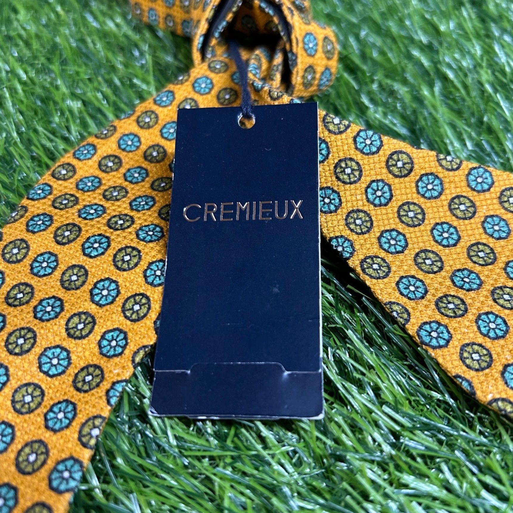 Cremieux Cremieux Bow Tie Gold Medallion Pattern Silk Self Tie Formal Party Mens NWT Giftable Accessories Mens Tie Geometric Pattern Gold Size ONE SIZE - 3 Thumbnail