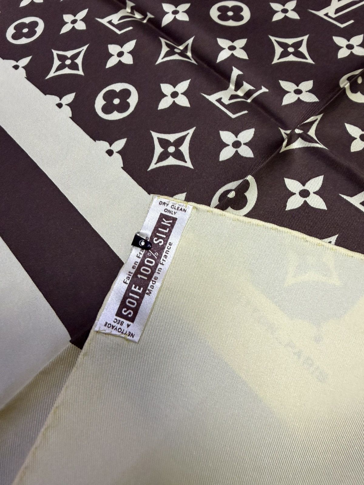Louis Vuitton NOS Vintage Louis Vuitton Silk Scarf Classic Monogram Print Size ONE SIZE - 5 Thumbnail