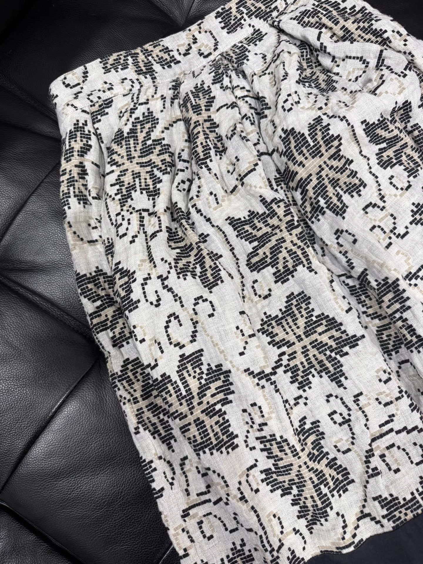 Dries Van Noten Dries Van Noten Woven Patchwork Long Skirt K20 Size 25" / US 0 / IT 36 - 2 Thumbnail