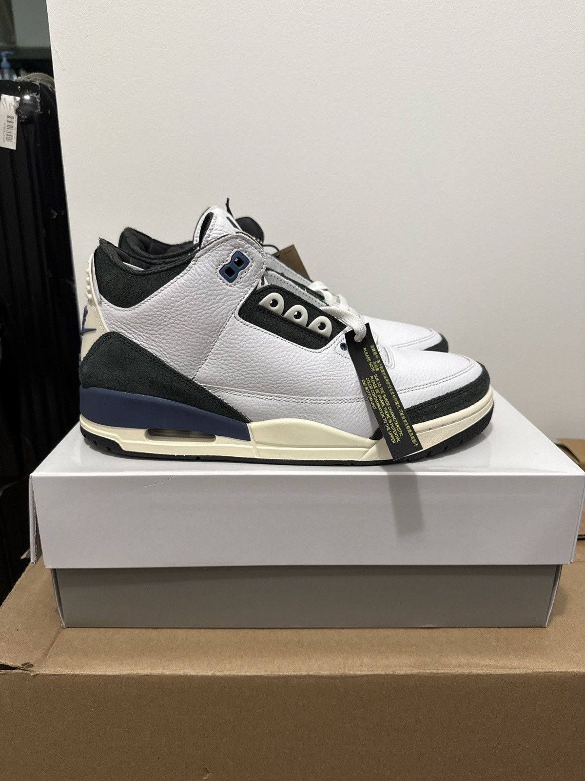 Jordan Brand Air Jordan 3 Retro 3 OG SP A Ma Maniére Diffused Blue Size US 10 / EU 43 - 8 Thumbnail