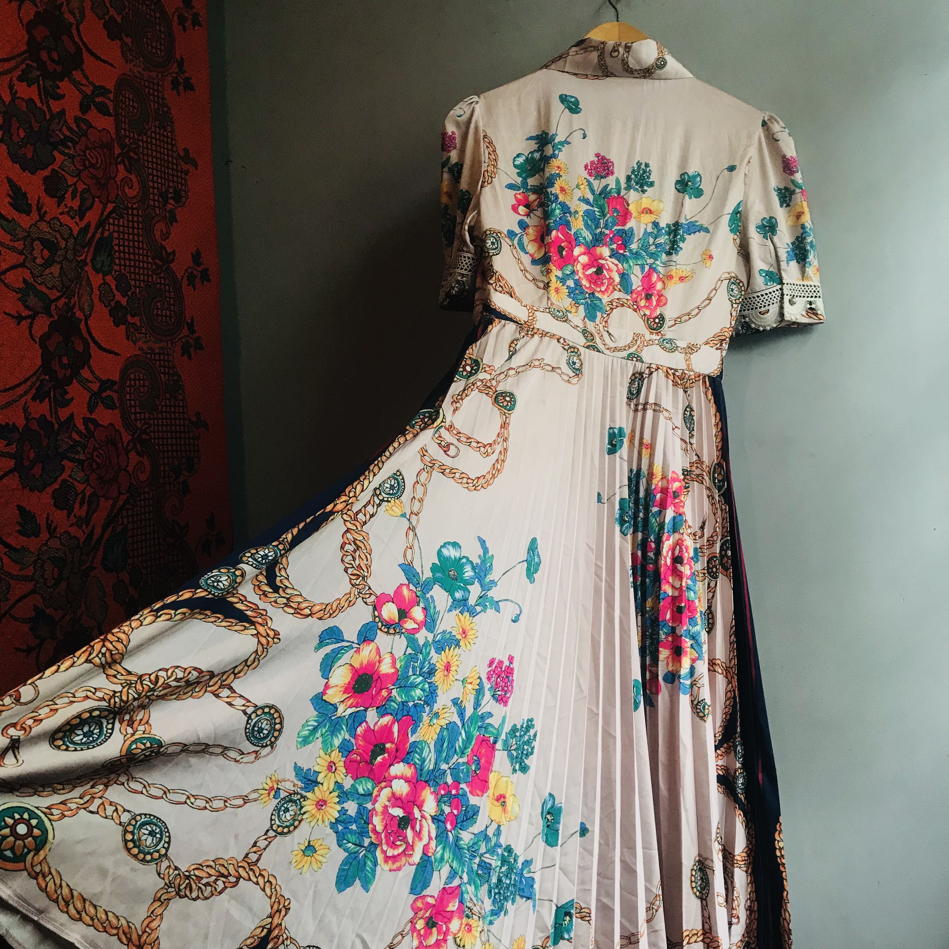 Vintage Vintage Floral Pleated Maxi Dress Size L / US 10 / IT 46 - 1 Thumbnail