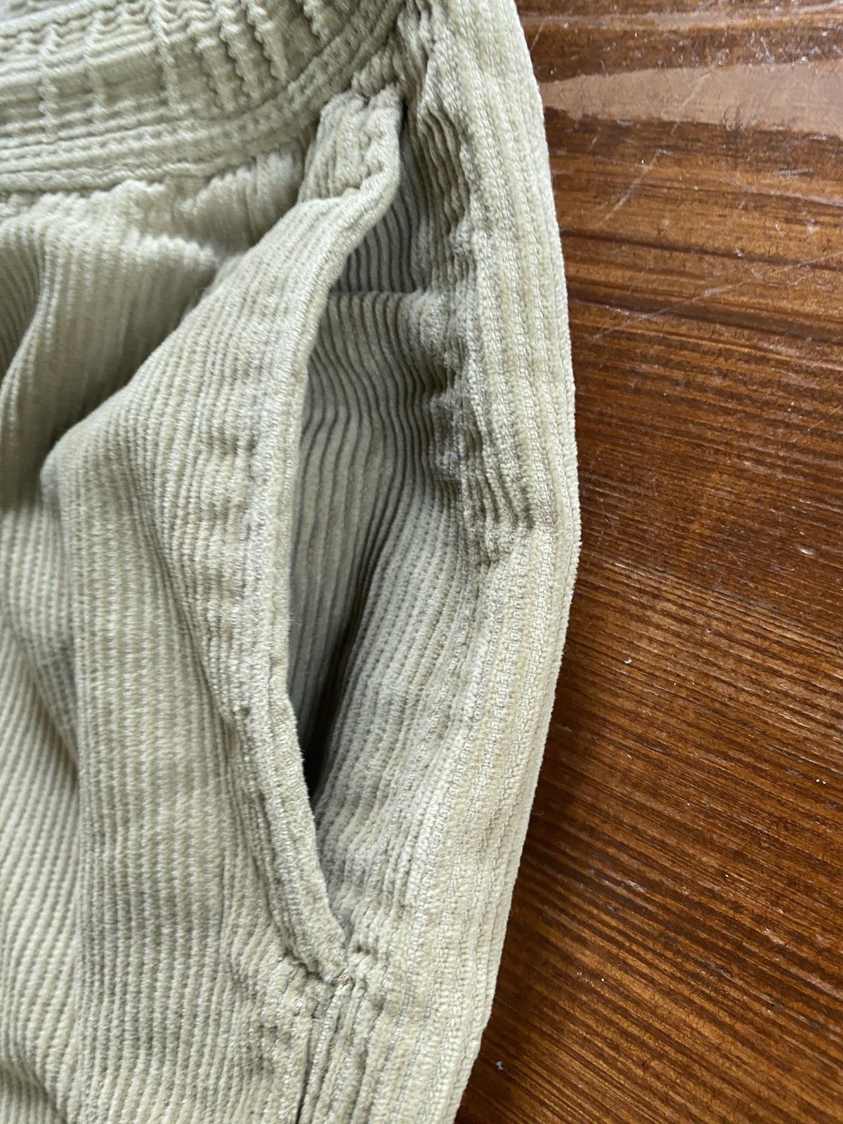 UNIONBAY × Vintage Vintage Unionbay Khaki Thick Corduroy Elastic Waist Shorts Size US 29 - 7 Thumbnail