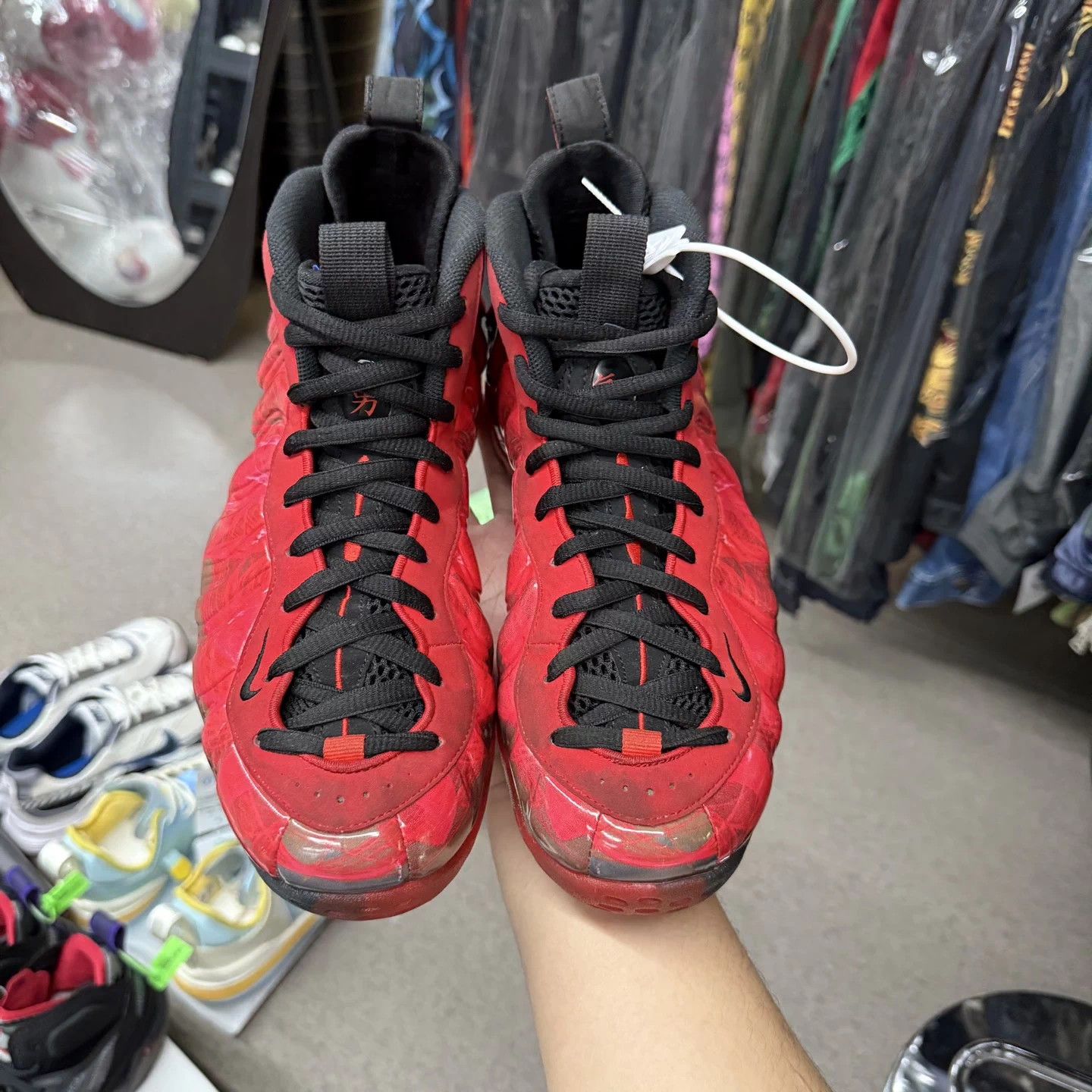 Nike Charity Spray Red 42 98% New Size US 9 / EU 42 - 5 Thumbnail