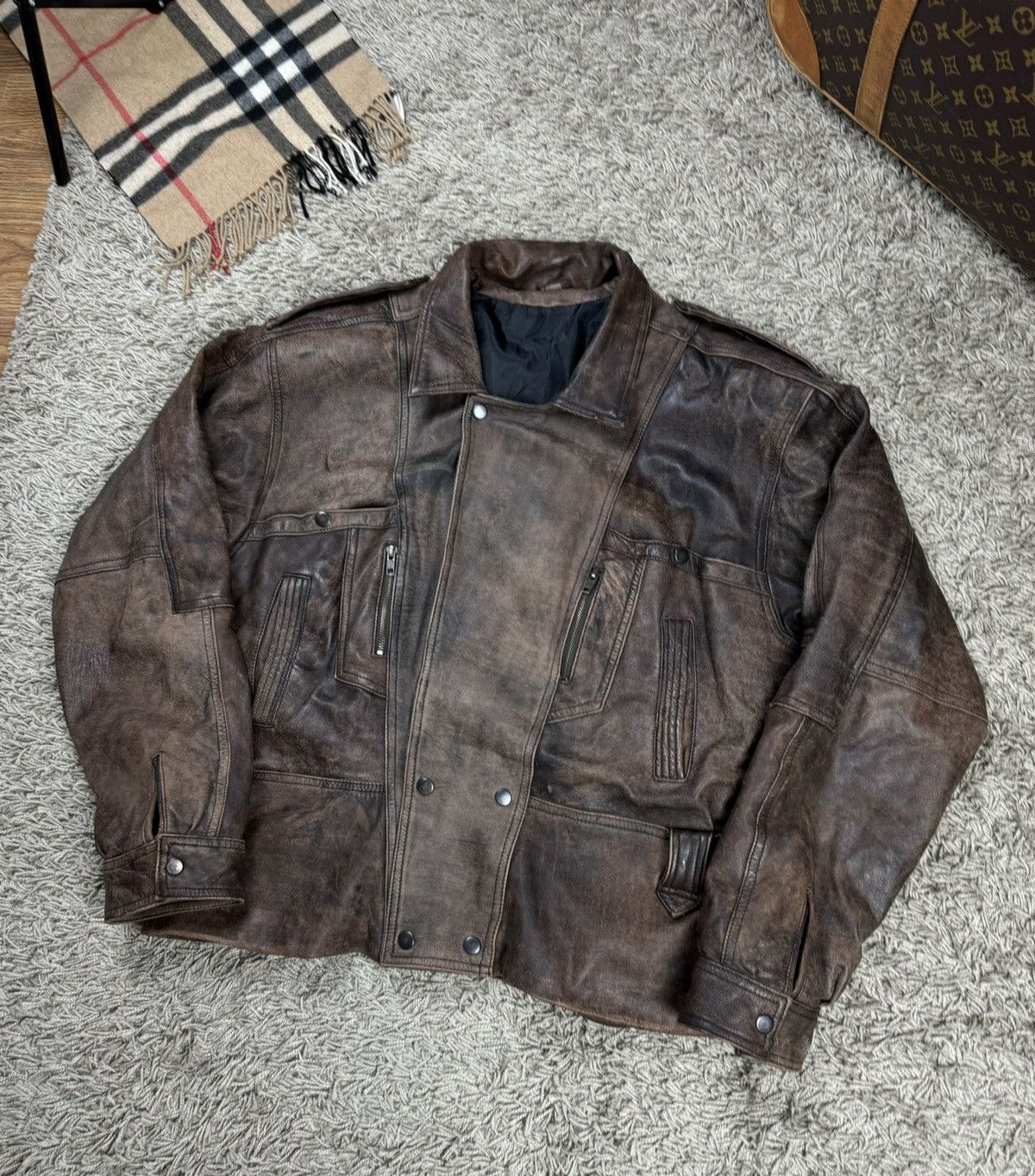 Vintage Vintage leather bomber jacket 90s original retro casual item Size US L / EU 52-54 / 3 - 1 Thumbnail