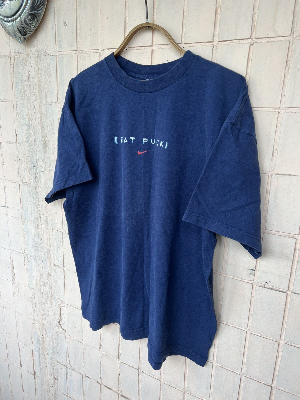 Nike Vintage Nike T Shirt Big Logo EAT PUCK Swoosh 2000s Y2K Size US XXL / EU 58 / 5 - 2 Thumbnail