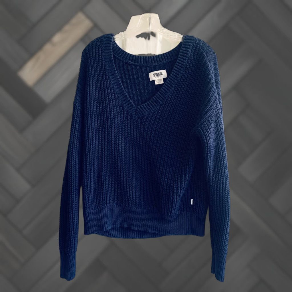 Victoria's Secret Victoria's Secret Blue Solid Long Sleeve V Neck Knit Sweater XS User: Victoria's Secret Blue Solid Long Sleeve V-Neck Knit Sweater XS Size XS / US 0-2 / IT 36-38 - 1 Thumbnail