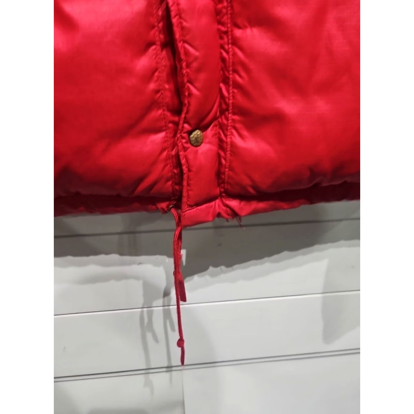 Vintage VINTAGE Alpine Design Puffer Jacket Mens M Red Nylon Western 70s 80s Skiing Coat Size US M / EU 48-50 / 2 - 6 Thumbnail