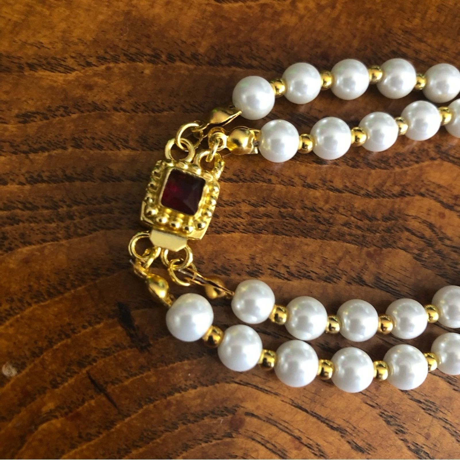 Handmade Handcrafted white Pearl genuine almandine garnet necklace Size ONE SIZE - 10 Thumbnail