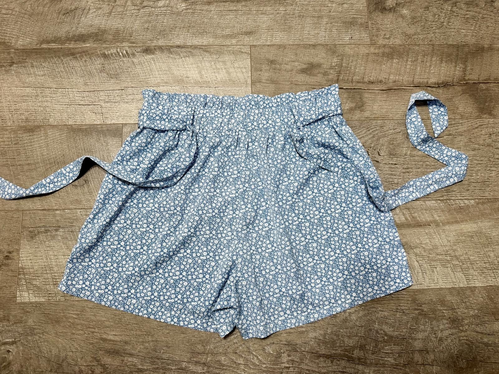 Shein Shein Women's Paperbag Shorts Size 40" / US 18 - 1 Thumbnail