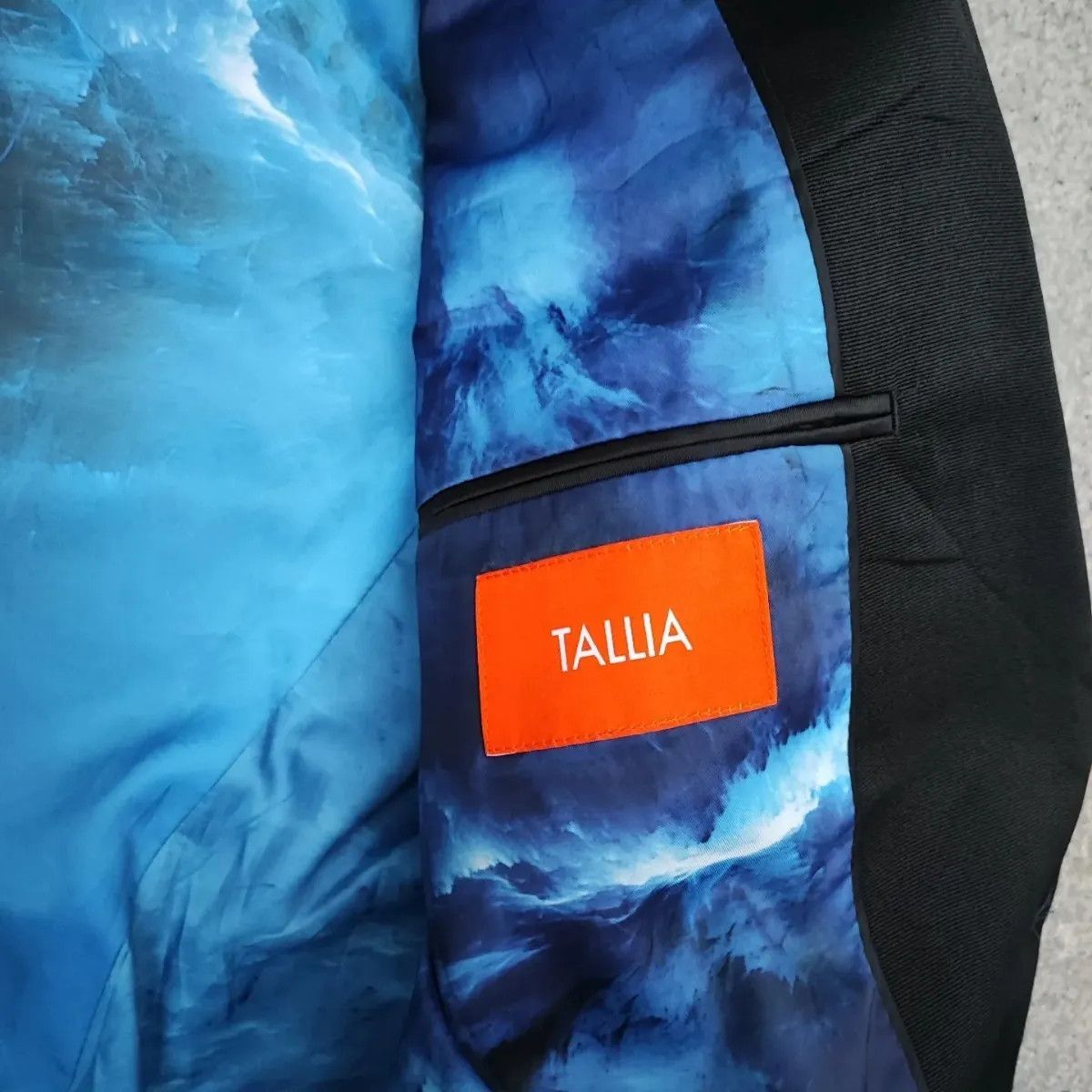 Tallia TALLIA BEAUTIFUL SMOKING JACKET-FASHIONELLA Size 42R - 6 Thumbnail
