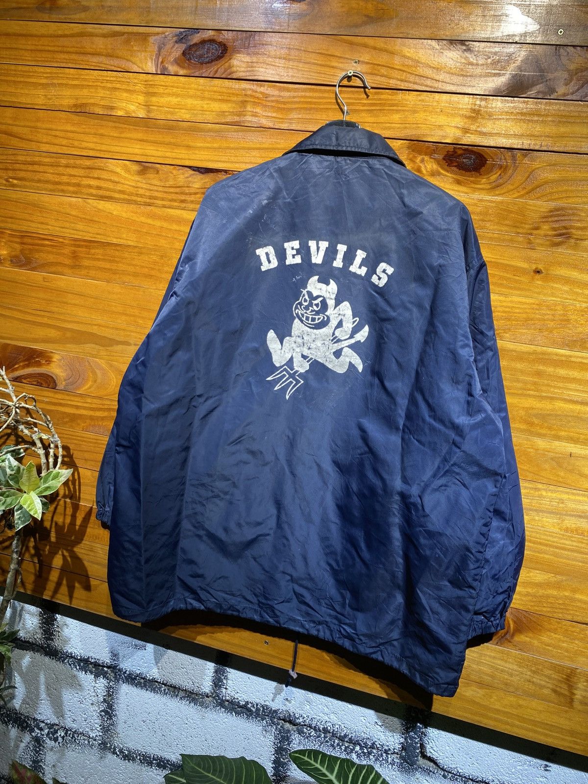 Vintage Vintage DEVILS Navy Coach Jacket – Graphic Print Size US XL / EU 56 / 4 - 9 Thumbnail